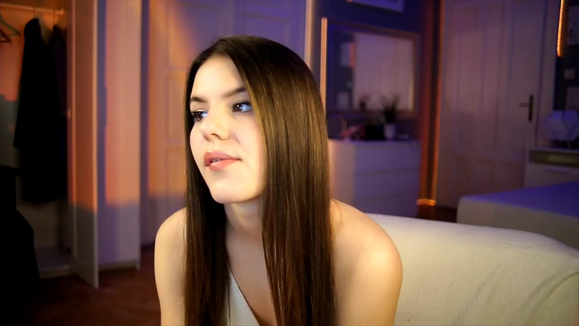 Gallery image thumbnail from Selena_'s myfreecams stream on, 04/08/2026, 21:15 image 19 of 20