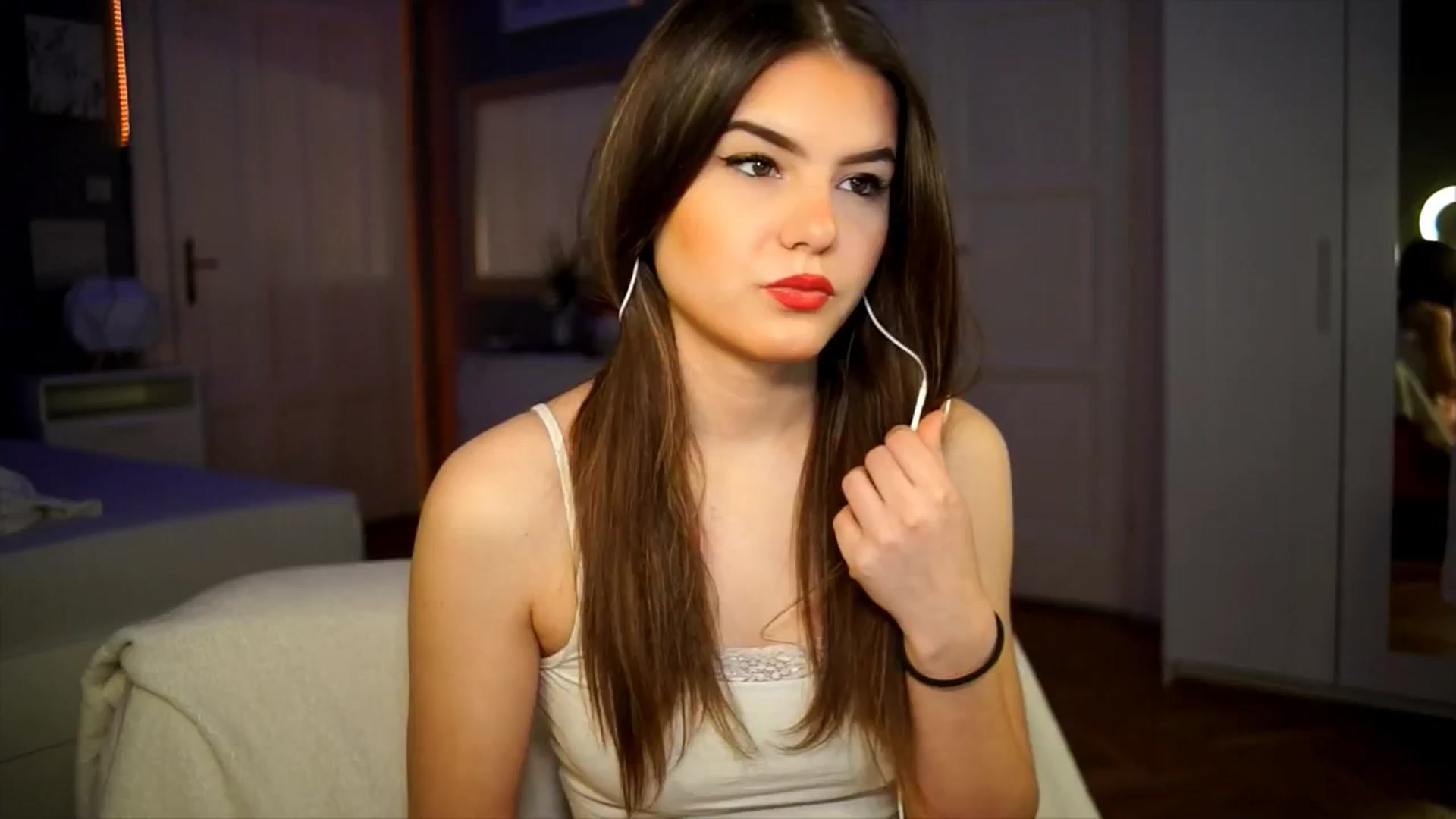 Gallery image thumbnail from Selena_'s myfreecams stream on, 04/09/2026, 17:51 image 2 of 20