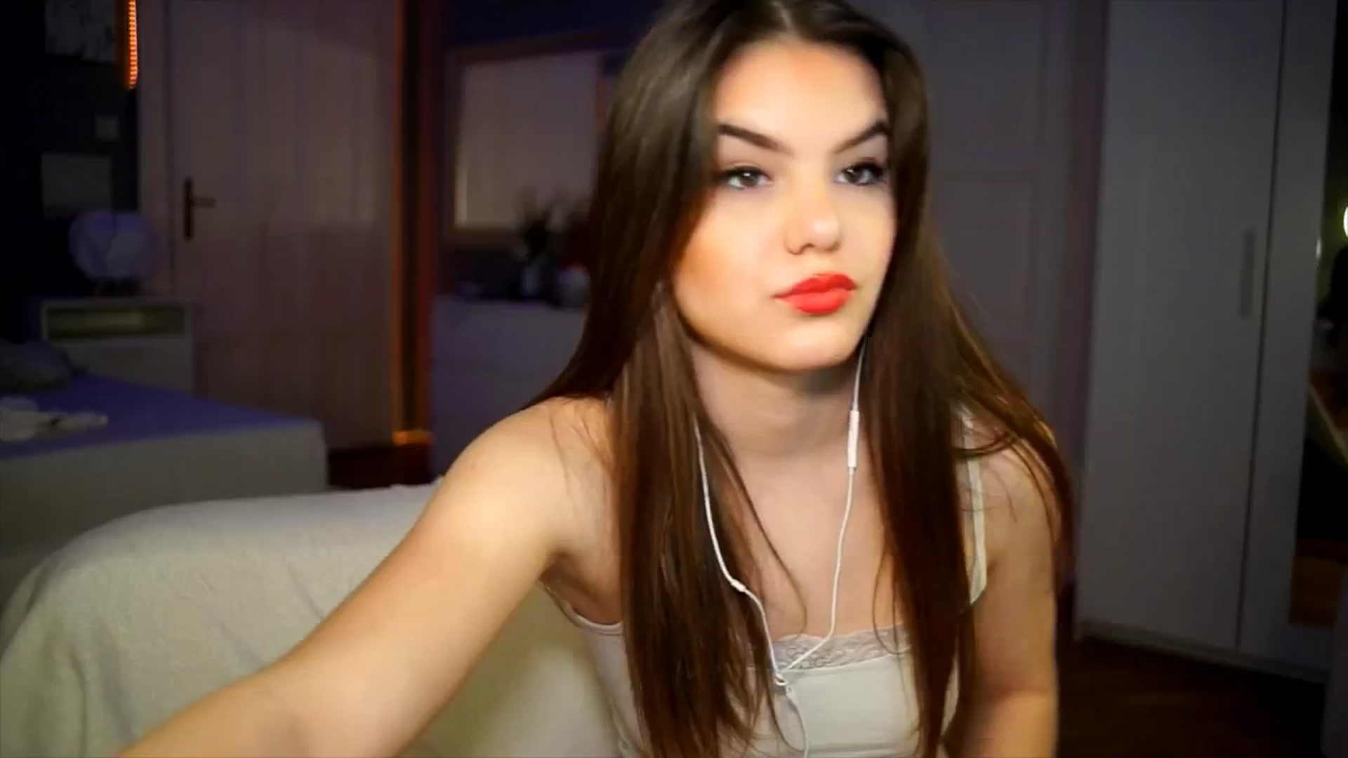Gallery image thumbnail from Selena_'s myfreecams stream on, 04/09/2026, 20:41 image 19 of 20