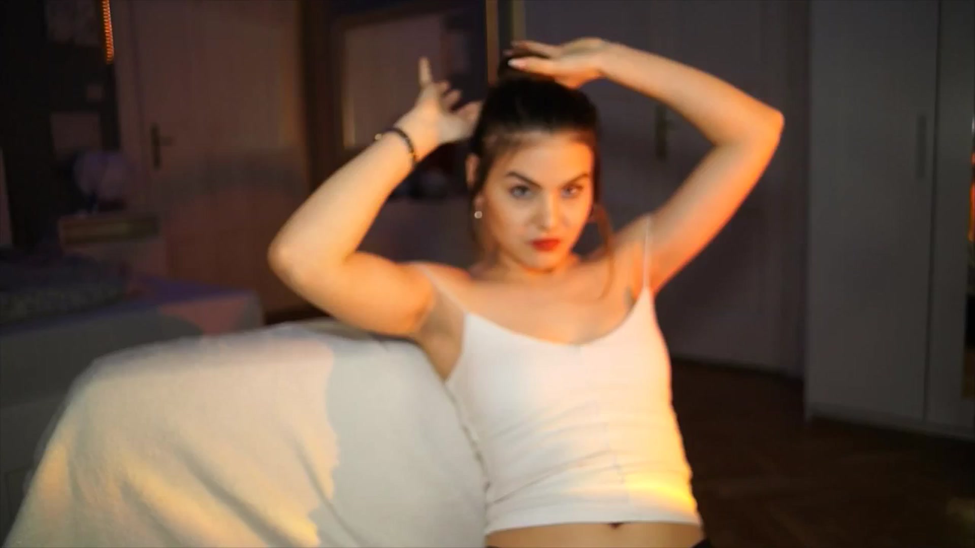 Gallery image thumbnail from Selena_'s myfreecams stream on, 04/13/2026, 20:33 image 19 of 20