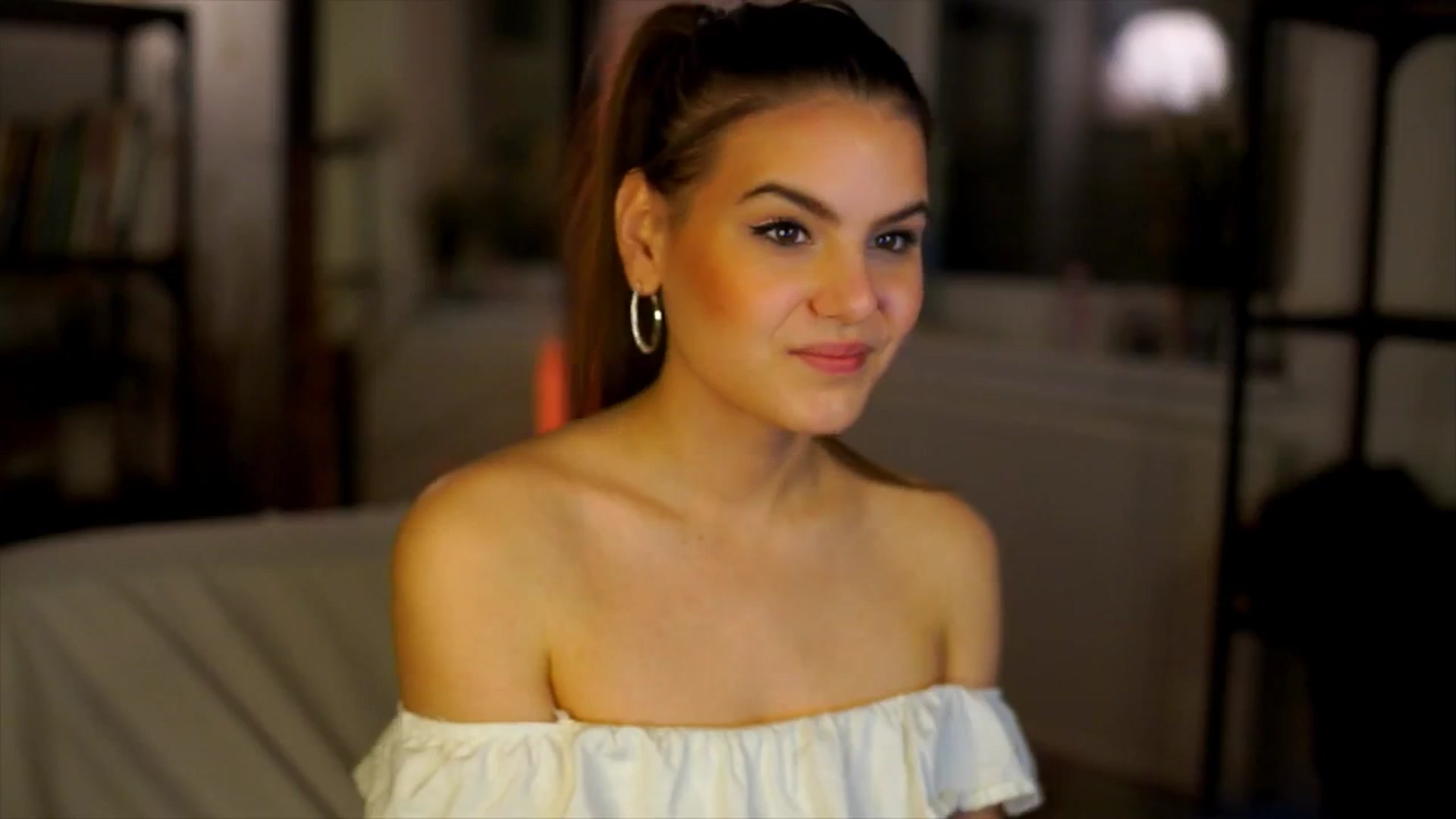 Gallery image thumbnail from Selena_'s myfreecams stream on, 04/19/2026, 20:35 image 19 of 20