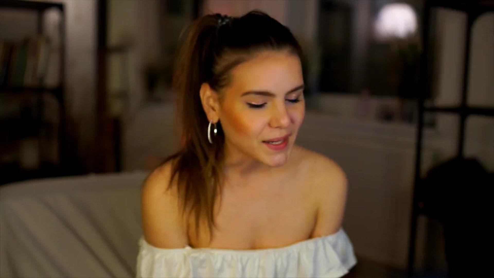 Gallery image thumbnail from Selena_'s myfreecams stream on, 04/19/2026, 20:35 image 18 of 20