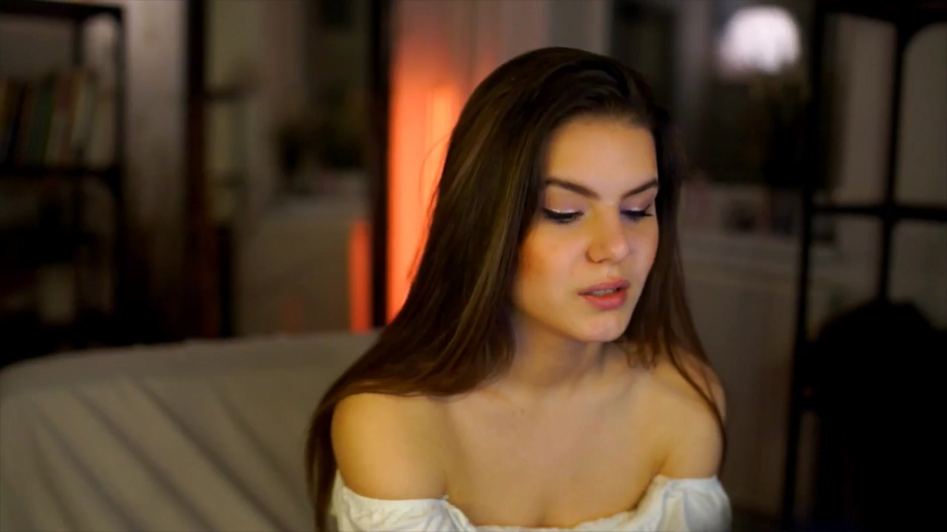 Gallery image thumbnail from Selena_'s myfreecams stream on, 04/19/2026, 20:35 image 10 of 20
