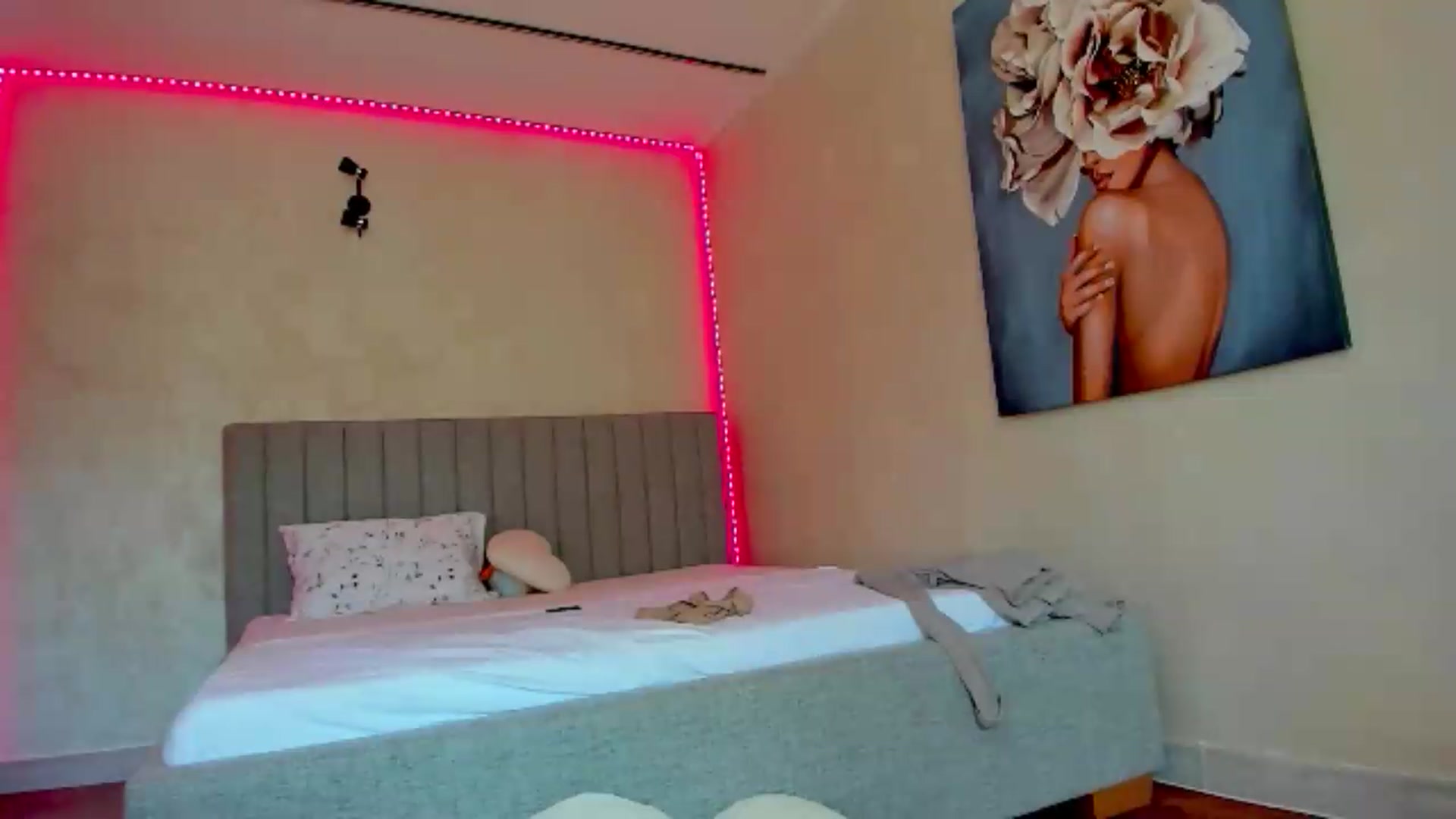 Gallery image thumbnail from Selena_Reeves's myfreecams stream on, 07/27/2026, 12:08 image 2 of 20