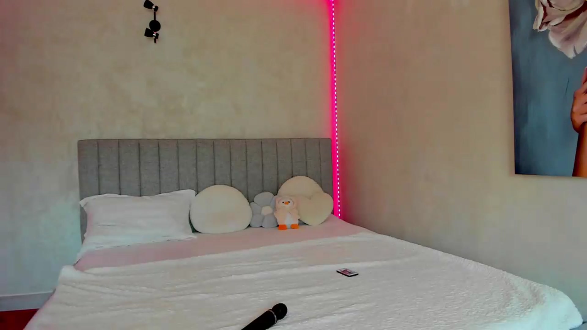Gallery image thumbnail from Selena_Reeves's myfreecams stream on, 09/11/2026, 12:10 image 13 of 20