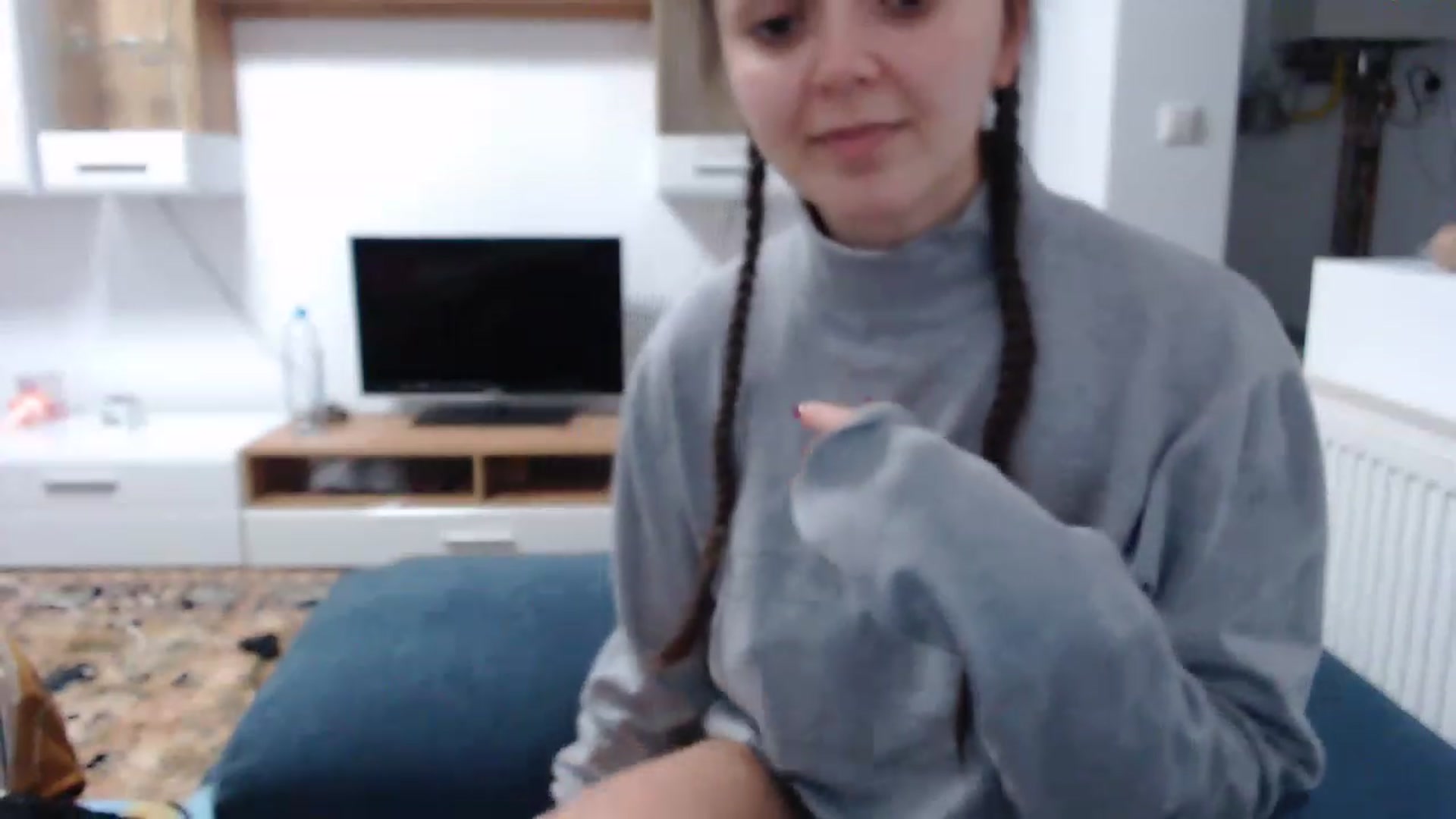 Gallery image thumbnail from Selene18a's myfreecams stream on, 11/19/2022, 15:18 image 19 of 20