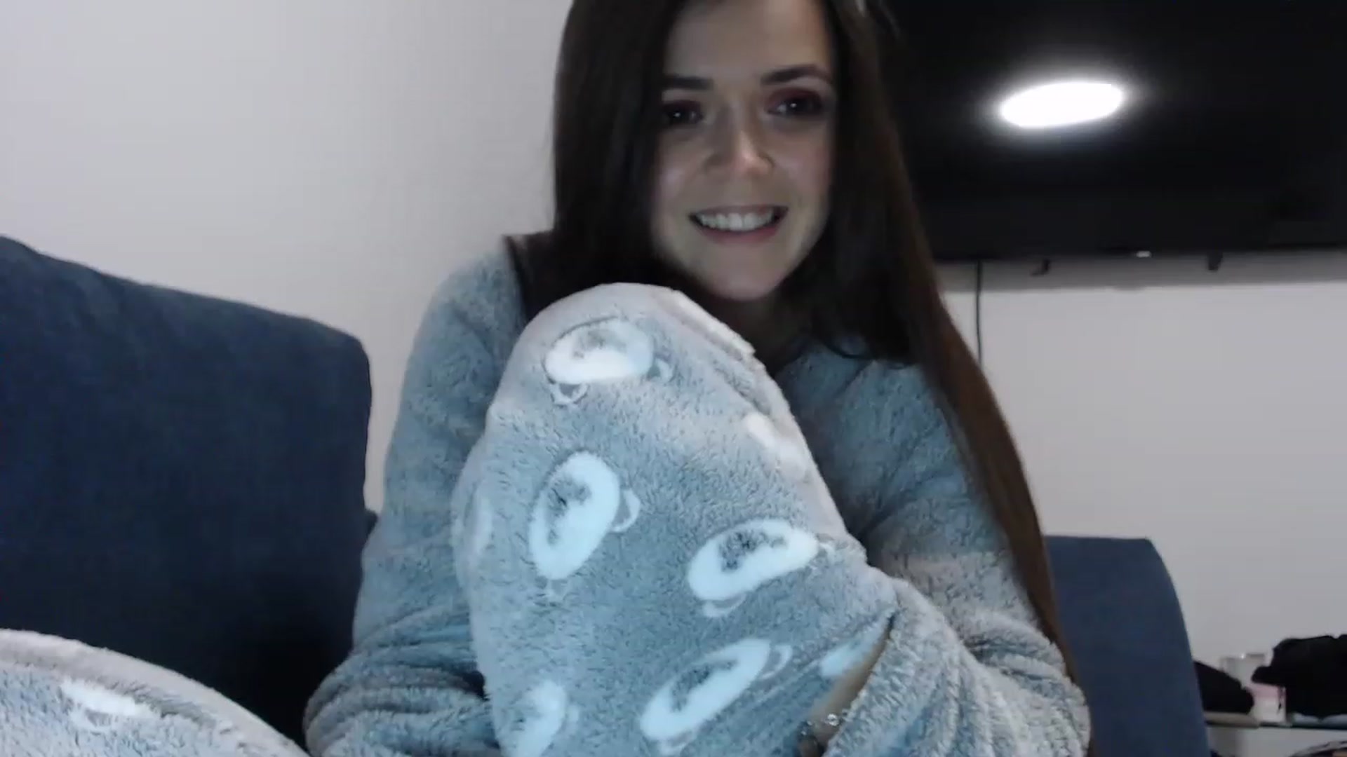 Gallery image thumbnail from Selene18a's myfreecams stream on, 01/21/2023, 20:34 image 11 of 20