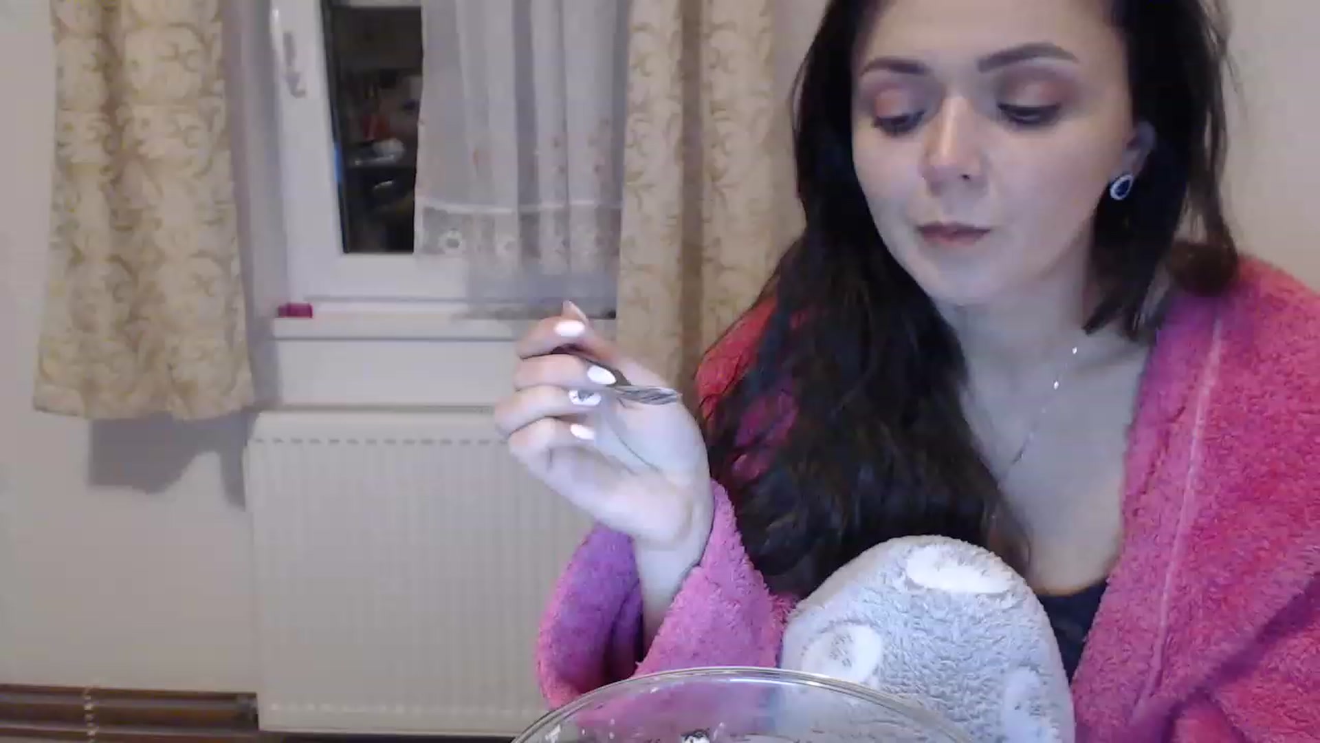 Gallery image thumbnail from Selene18a's myfreecams stream on, 04/17/2023, 21:48 image 9 of 20