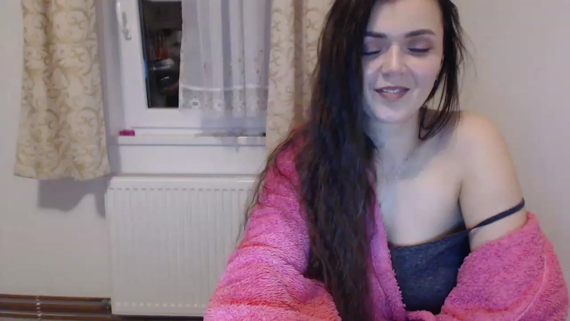 Gallery image thumbnail from Selene18a's myfreecams stream on, 04/17/2023, 21:48 image 3 of 20