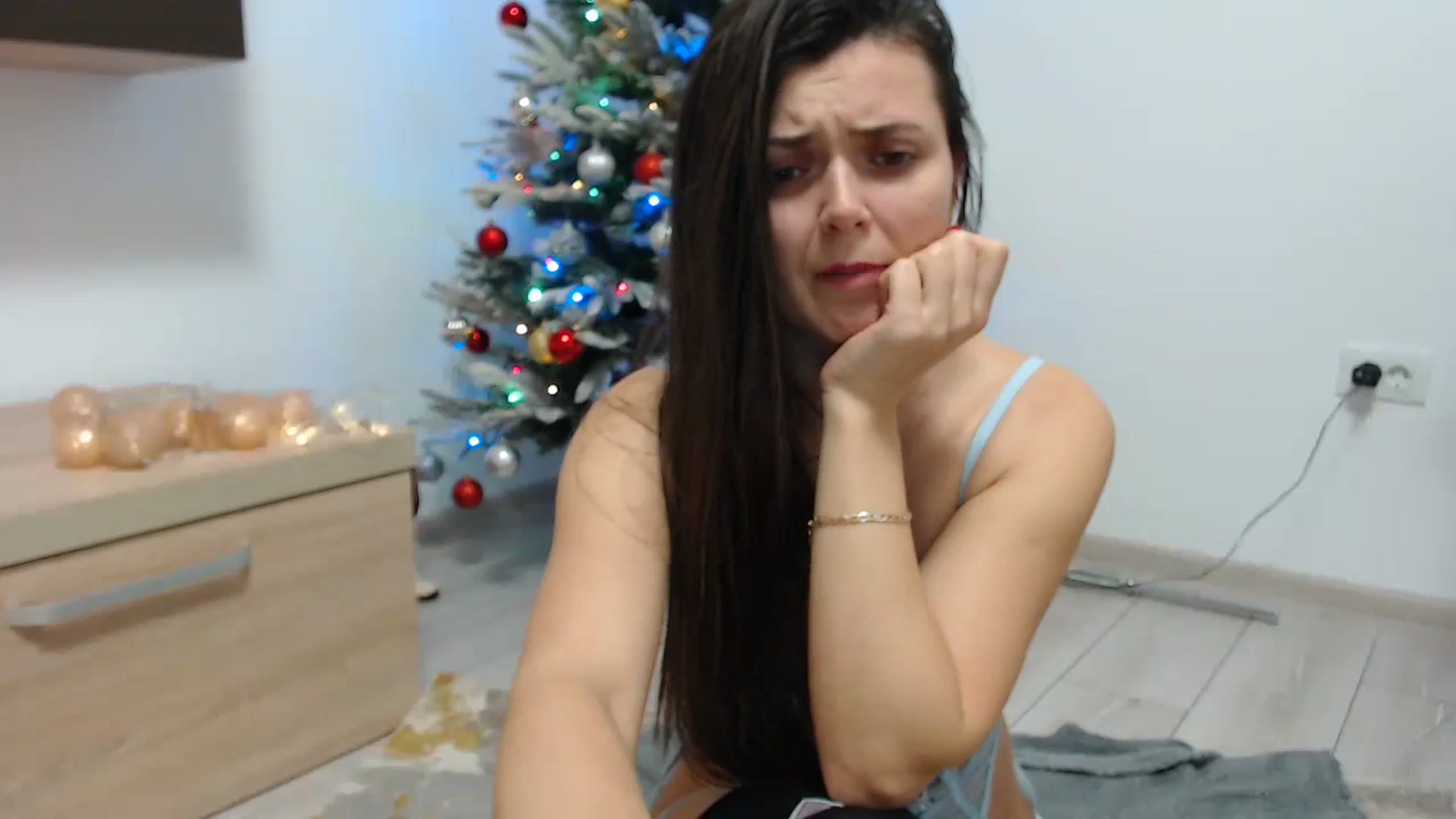 Gallery image thumbnail from Selene18a's myfreecams stream on, 12/25/2023, 19:43 image 3 of 20