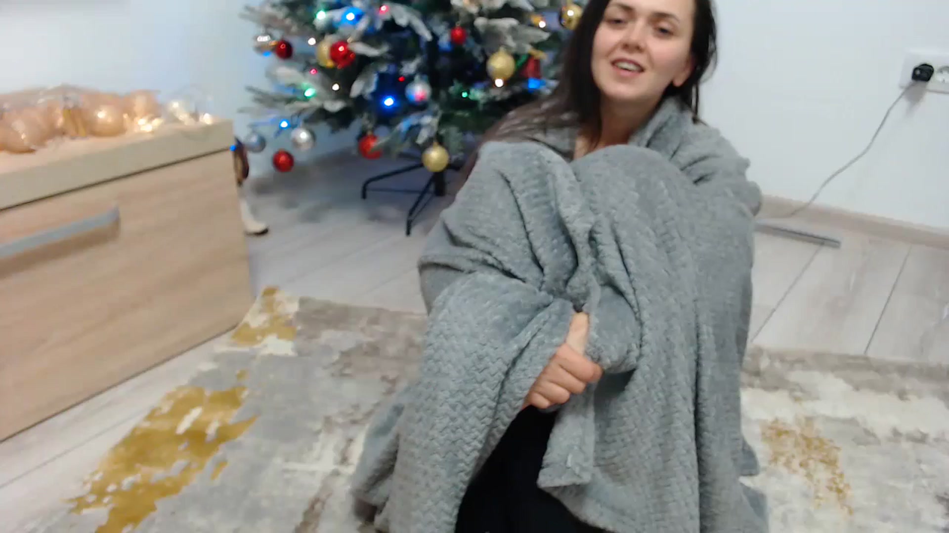 Gallery image thumbnail from Selene18a's myfreecams stream on, 12/25/2023, 21:18 image 17 of 20