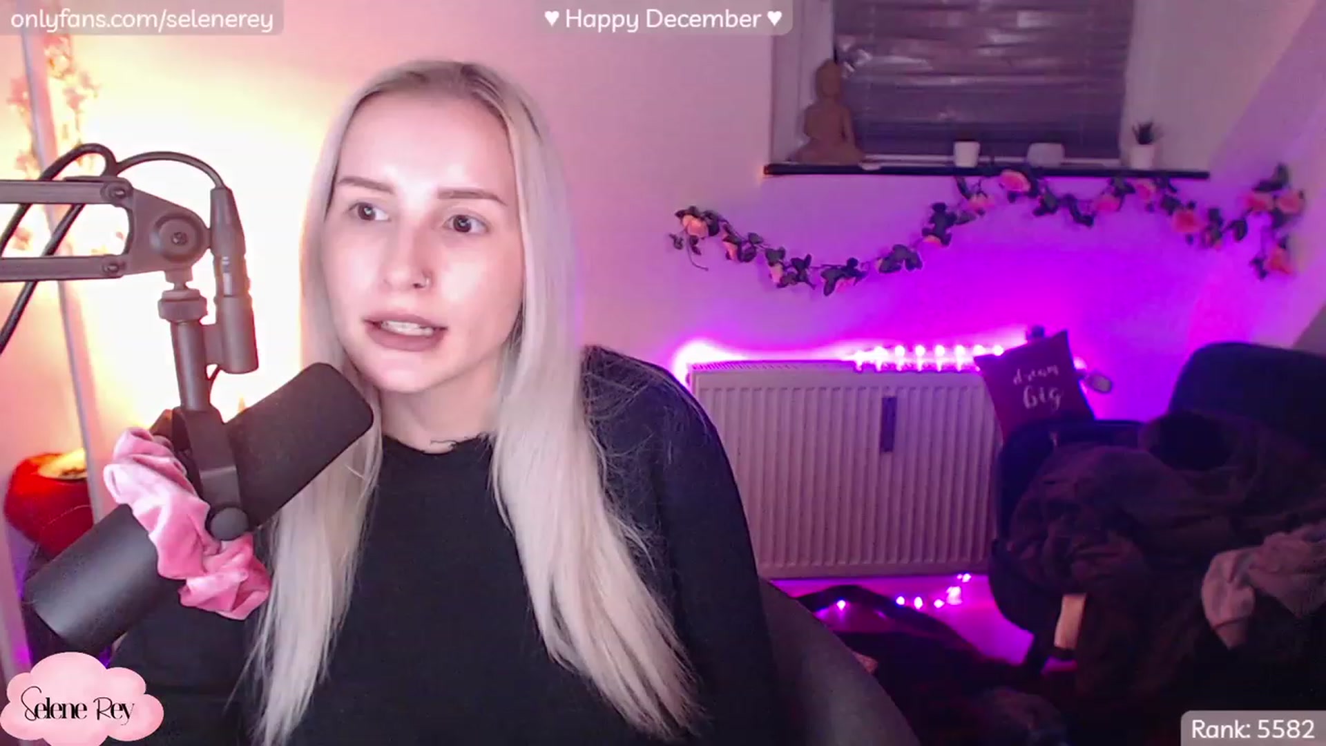 Gallery image thumbnail from SeleneRey's myfreecams stream on, 12/02/2022, 23:20 image 3 of 20