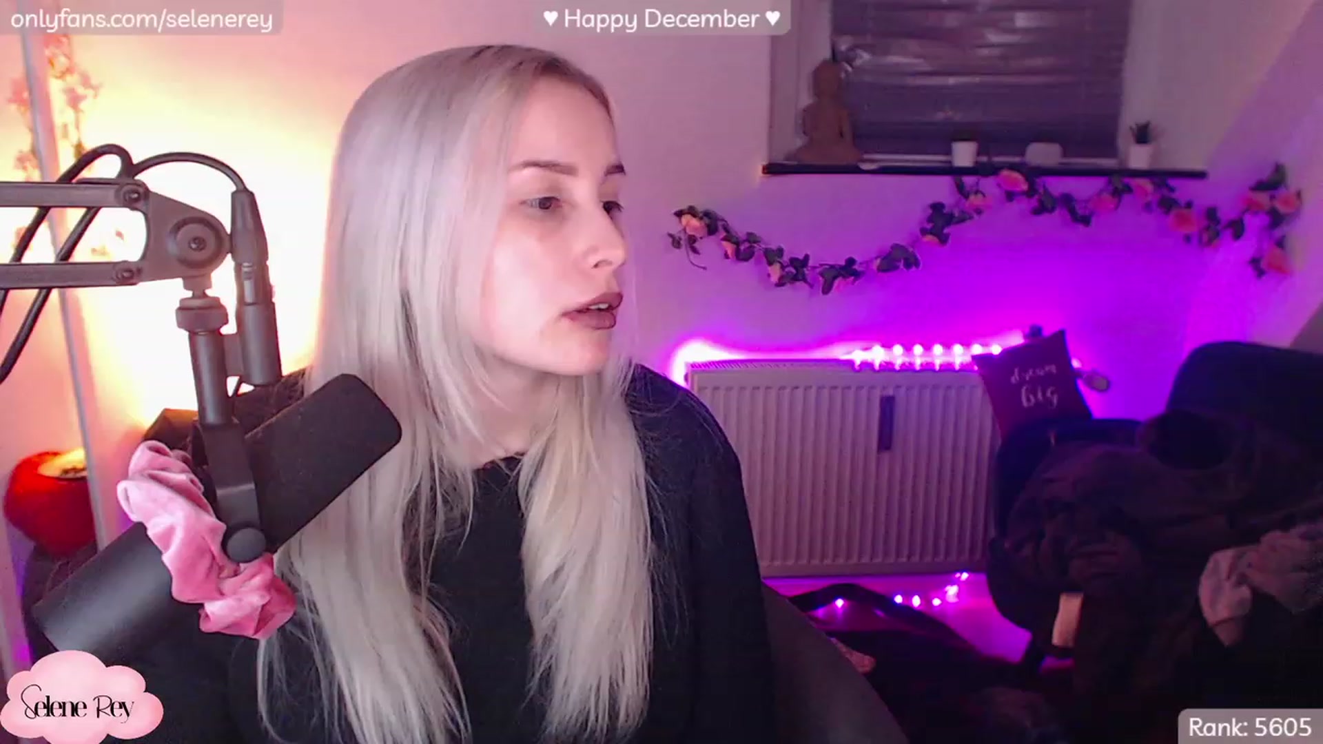 Gallery image thumbnail from SeleneRey's myfreecams stream on, 12/02/2022, 23:20 image 9 of 20