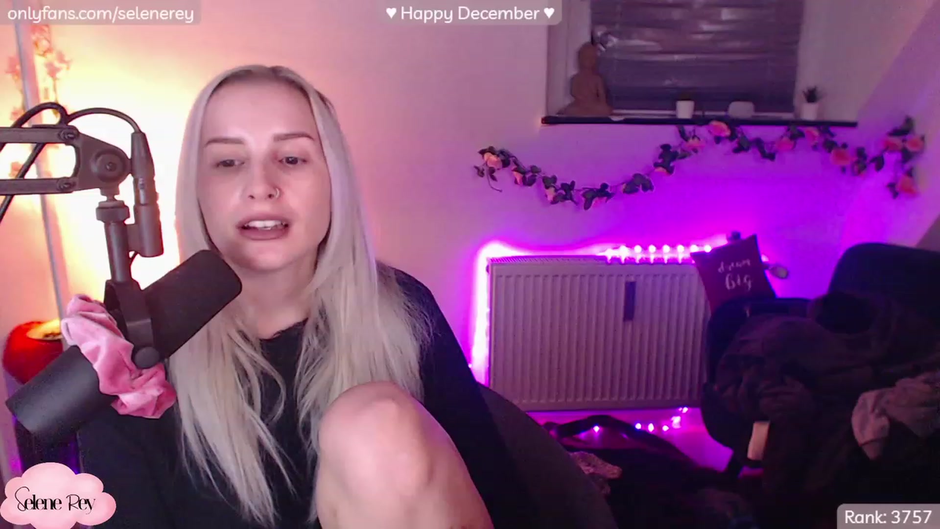 Gallery image thumbnail from SeleneRey's myfreecams stream on, 12/02/2022, 23:20 image 18 of 20