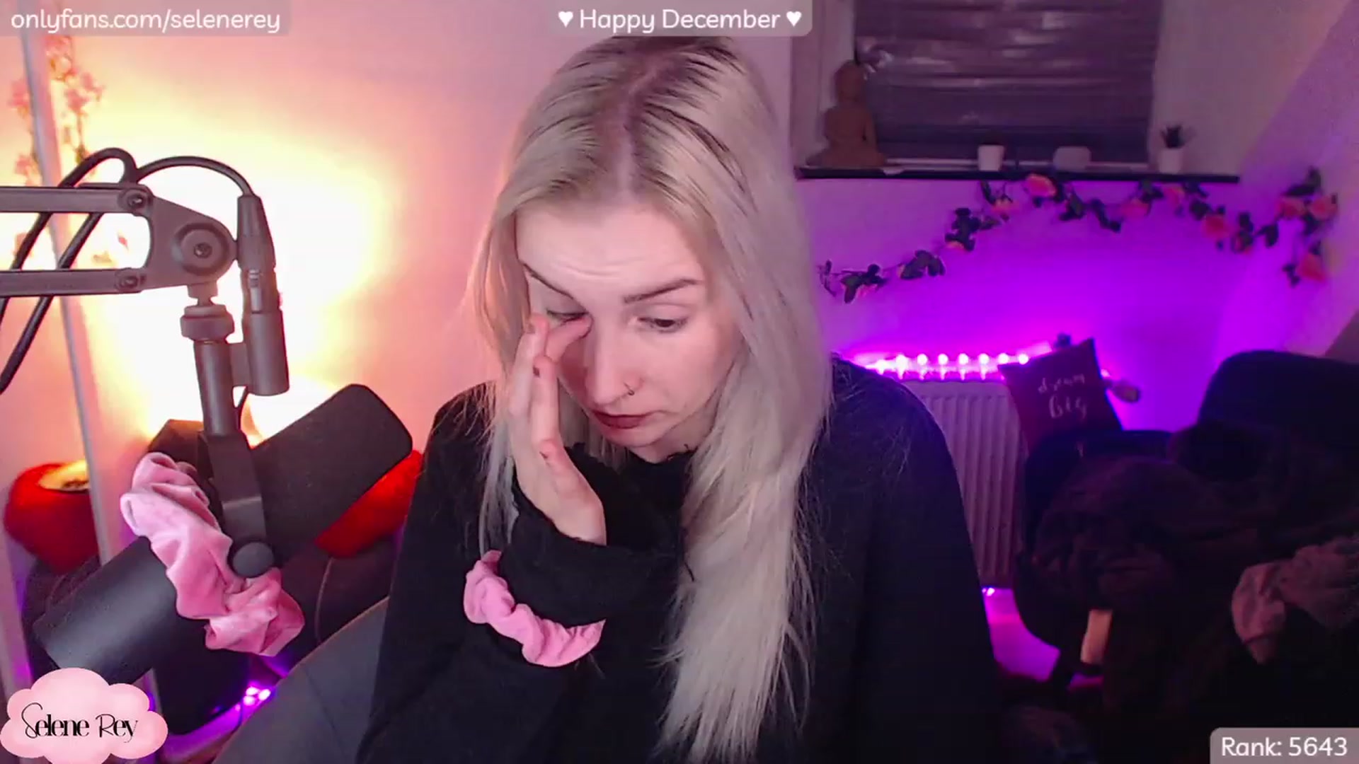 Gallery image thumbnail from SeleneRey's myfreecams stream on, 12/02/2022, 23:20 image 7 of 20