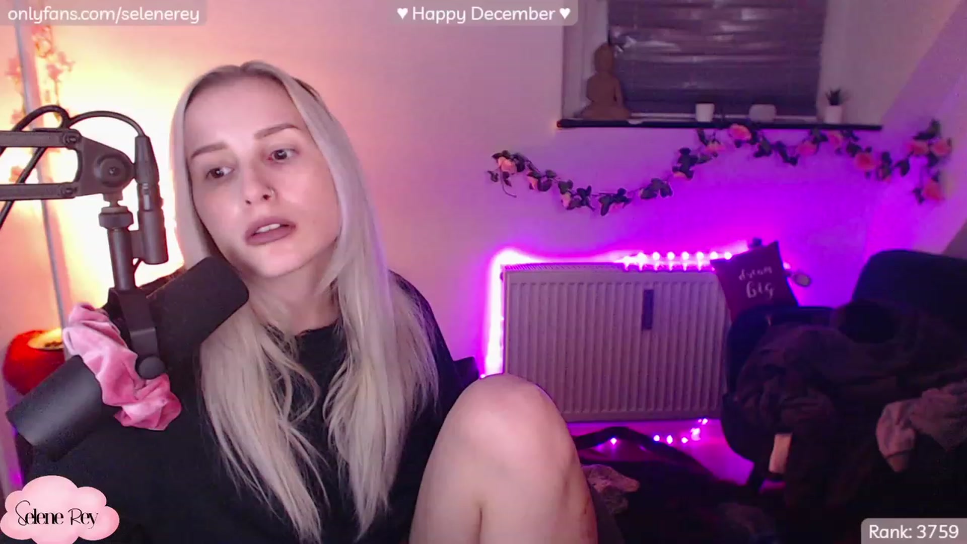 Gallery image thumbnail from SeleneRey's myfreecams stream on, 12/02/2022, 23:20 image 17 of 20