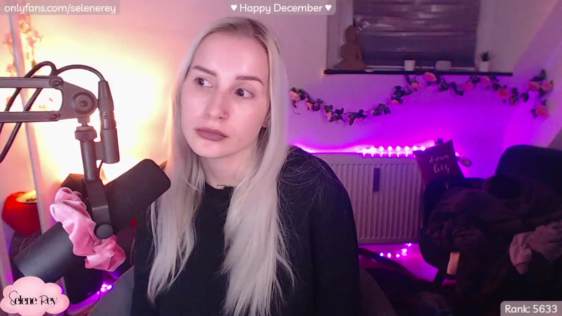 Gallery image thumbnail from SeleneRey's myfreecams stream on, 12/02/2022, 23:20 image 6 of 20