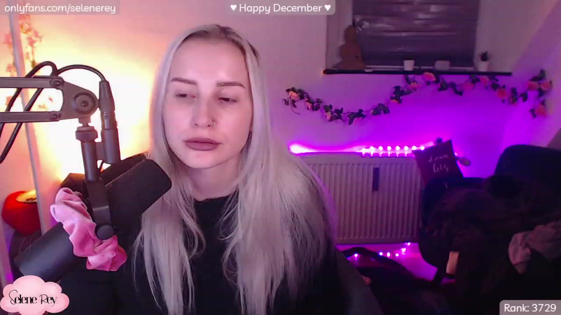 Gallery image thumbnail from SeleneRey's myfreecams stream on, 12/02/2022, 23:20 image 19 of 20