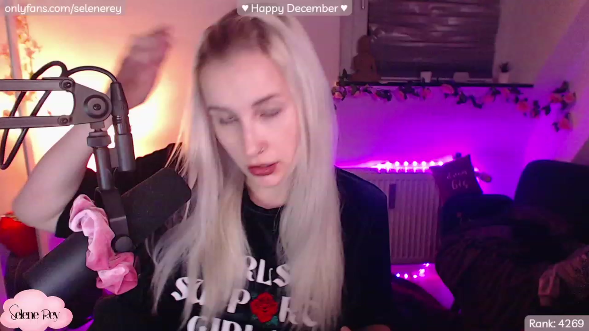 Gallery image thumbnail from SeleneRey's myfreecams stream on, 12/04/2022, 17:38 image 2 of 20