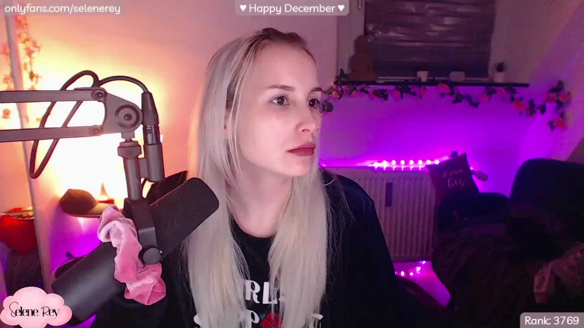 Gallery image thumbnail from SeleneRey's myfreecams stream on, 12/04/2022, 17:38 image 15 of 20