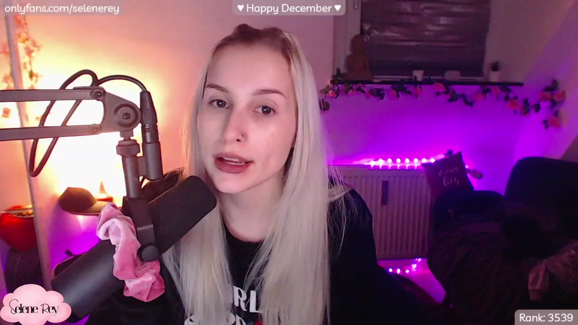 Gallery image thumbnail from SeleneRey's myfreecams stream on, 12/04/2022, 17:38 image 19 of 20