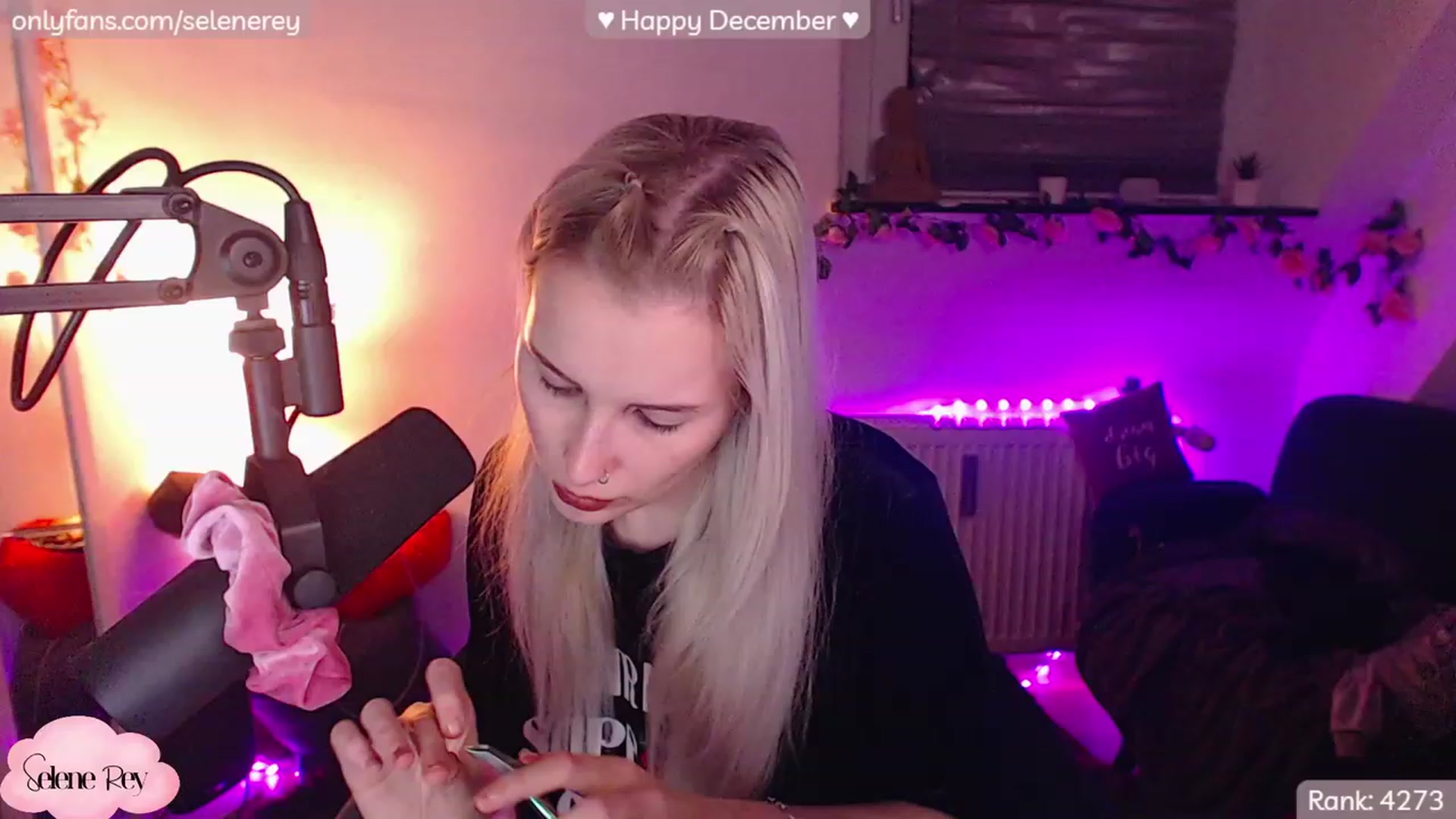 Gallery image thumbnail from SeleneRey's myfreecams stream on, 12/04/2022, 17:38 image 4 of 20
