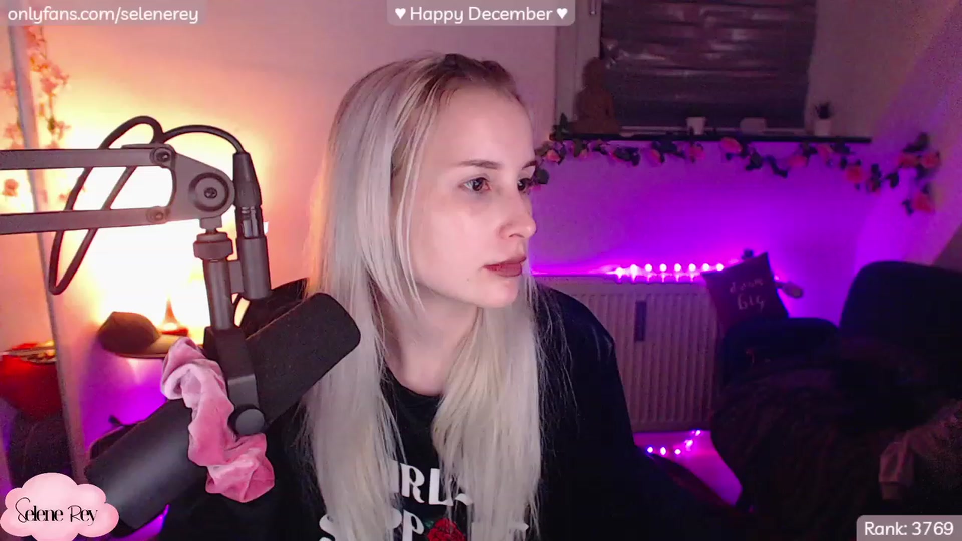 Gallery image thumbnail from SeleneRey's myfreecams stream on, 12/04/2022, 17:38 image 16 of 20