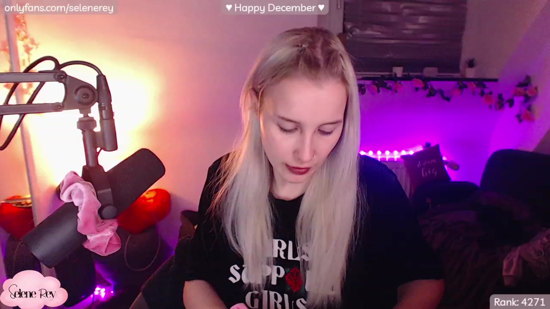 Gallery image thumbnail from SeleneRey's myfreecams stream on, 12/04/2022, 17:38 image 3 of 20