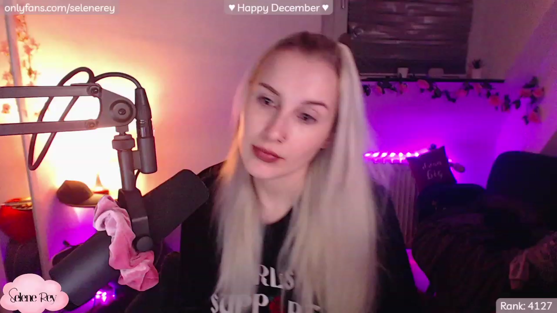 Gallery image thumbnail from SeleneRey's myfreecams stream on, 12/04/2022, 17:38 image 7 of 20