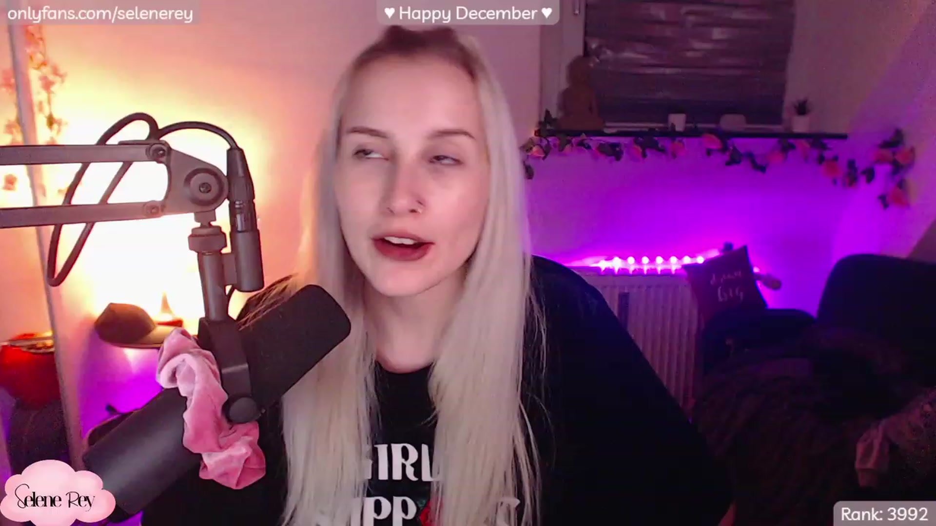 Gallery image thumbnail from SeleneRey's myfreecams stream on, 12/04/2022, 17:38 image 12 of 20