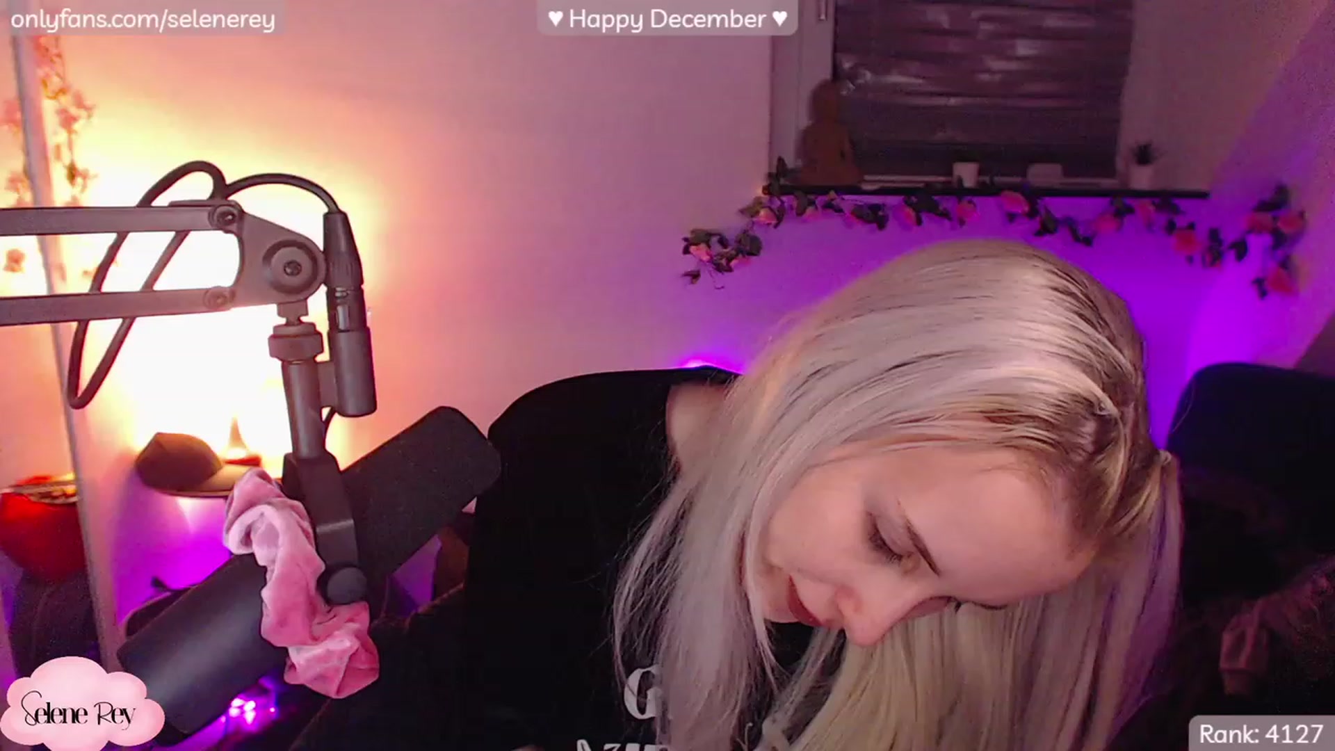 Gallery image thumbnail from SeleneRey's myfreecams stream on, 12/04/2022, 17:38 image 8 of 20