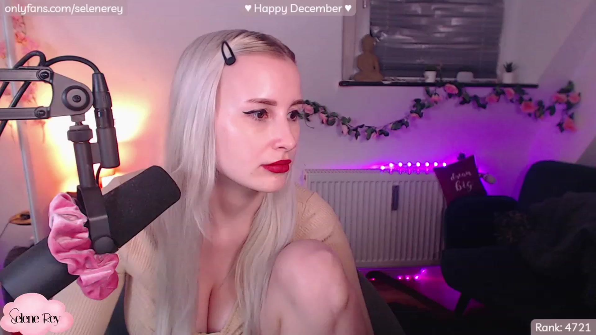 Gallery image thumbnail from SeleneRey's myfreecams stream on, 12/06/2022, 22:26 image 3 of 20