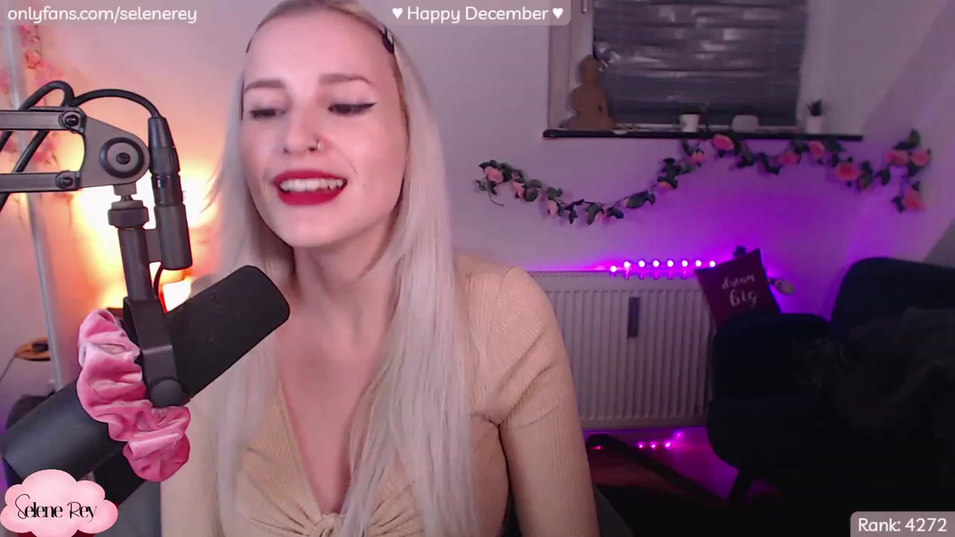 Gallery image thumbnail from SeleneRey's myfreecams stream on, 12/06/2022, 22:26 image 14 of 20