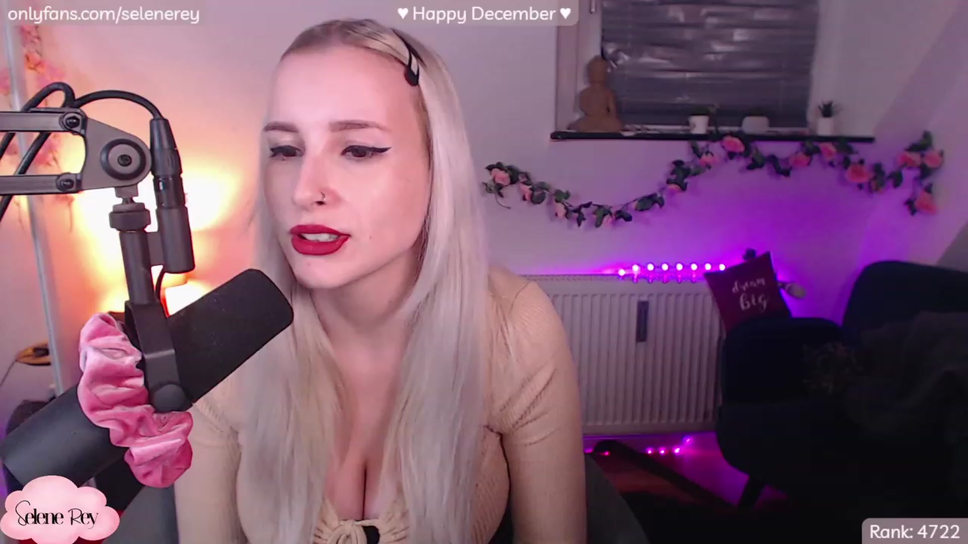 Gallery image thumbnail from SeleneRey's myfreecams stream on, 12/06/2022, 22:26 image 4 of 20