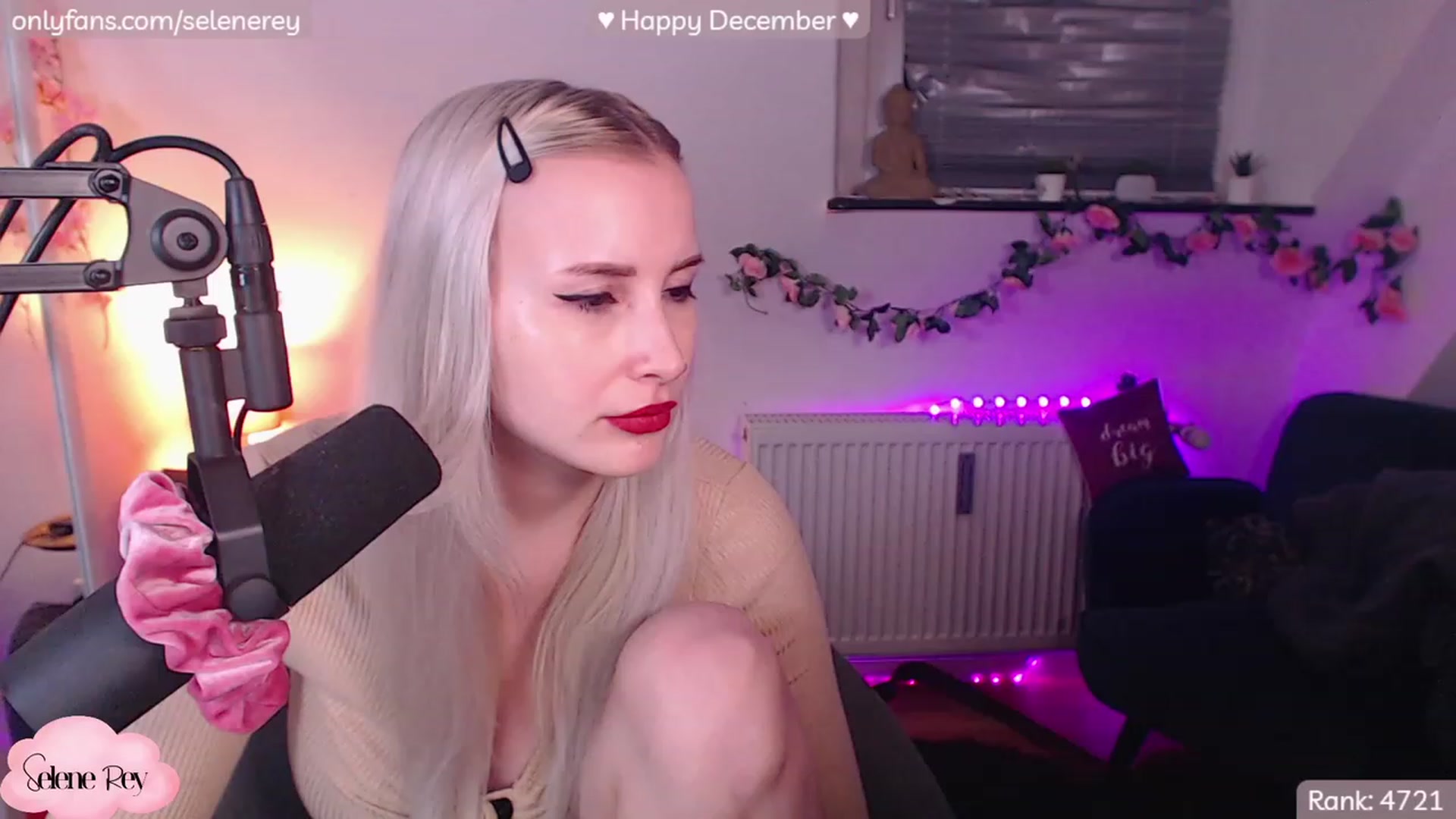 Gallery image thumbnail from SeleneRey's myfreecams stream on, 12/06/2022, 22:26 image 1 of 20