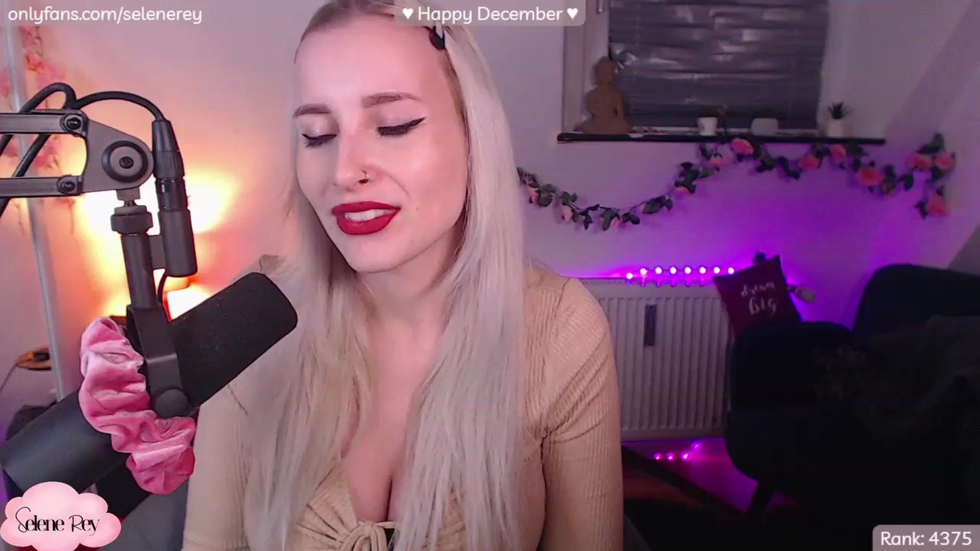Gallery image thumbnail from SeleneRey's myfreecams stream on, 12/06/2022, 22:26 image 12 of 20