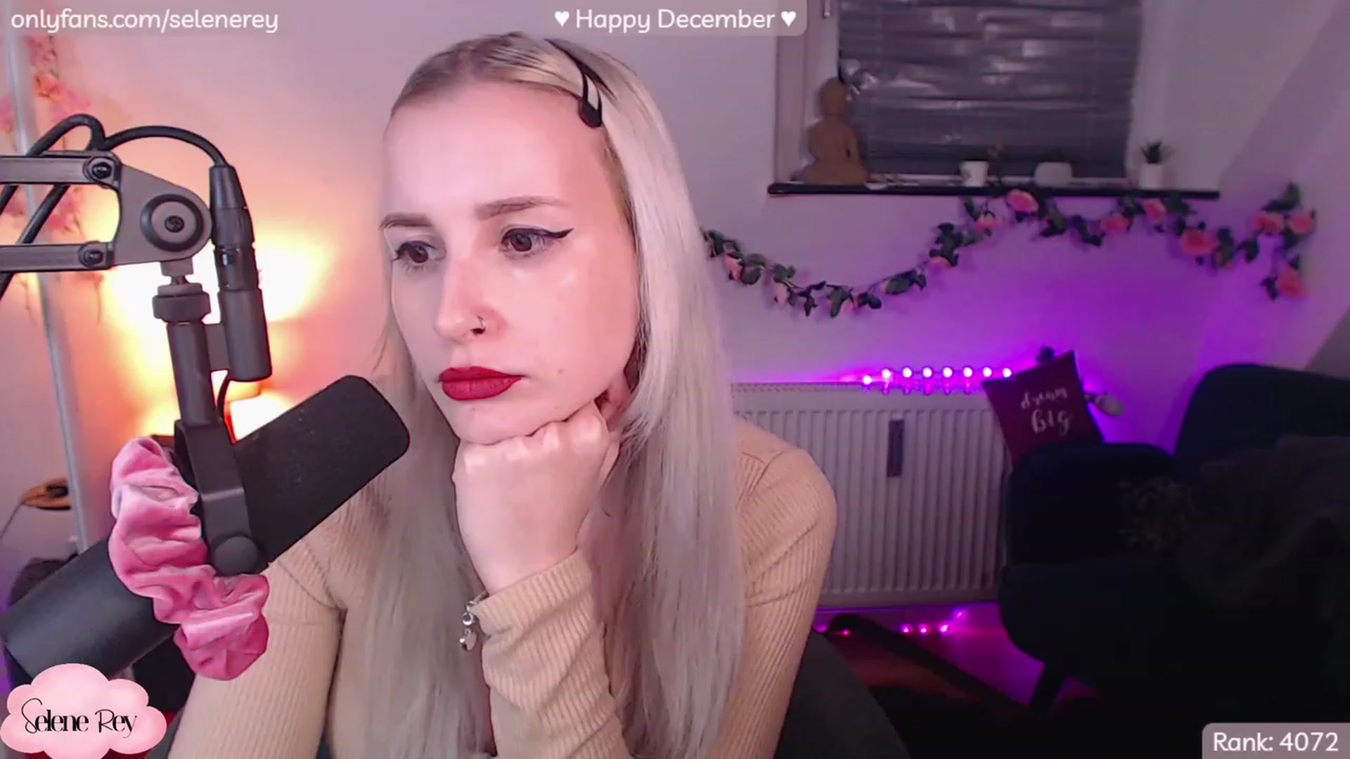 Gallery image thumbnail from SeleneRey's myfreecams stream on, 12/06/2022, 22:26 image 18 of 20