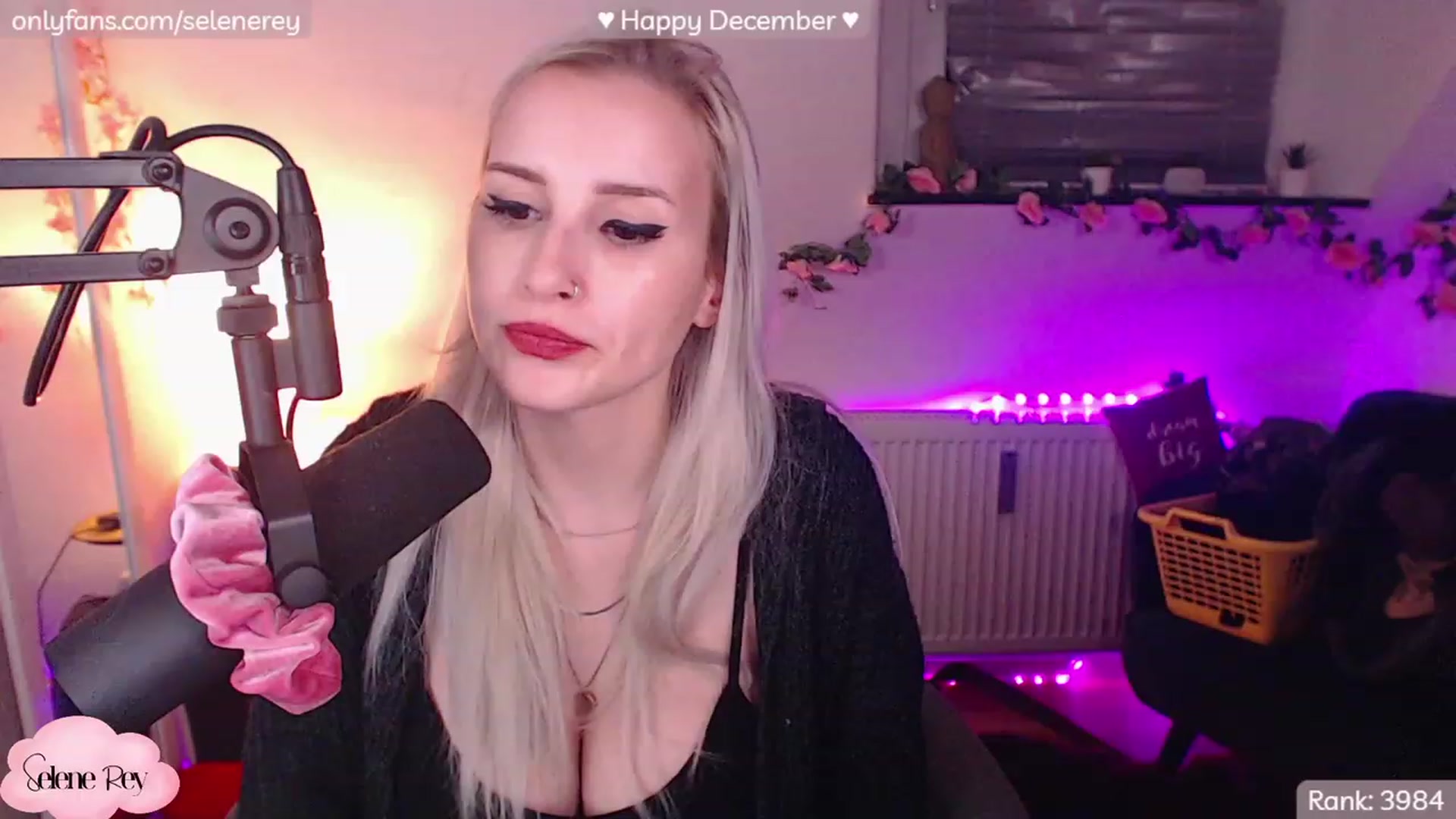 Gallery image thumbnail from SeleneRey's myfreecams stream on, 12/07/2022, 22:42 image 13 of 20