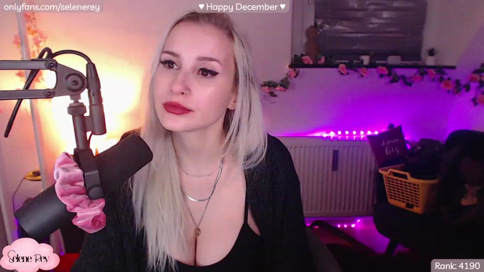 Gallery image thumbnail from SeleneRey's myfreecams stream on, 12/07/2022, 22:42 image 2 of 20