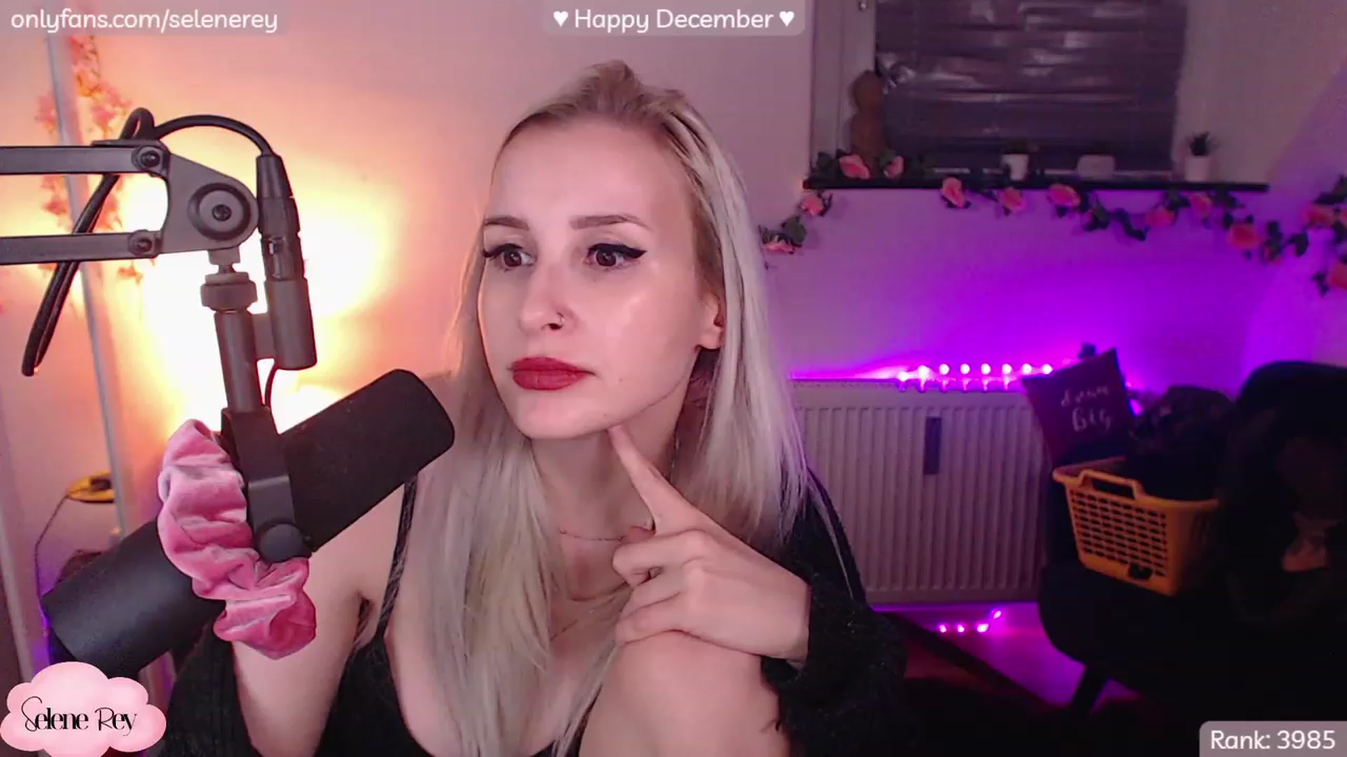 Gallery image thumbnail from SeleneRey's myfreecams stream on, 12/07/2022, 22:42 image 11 of 20