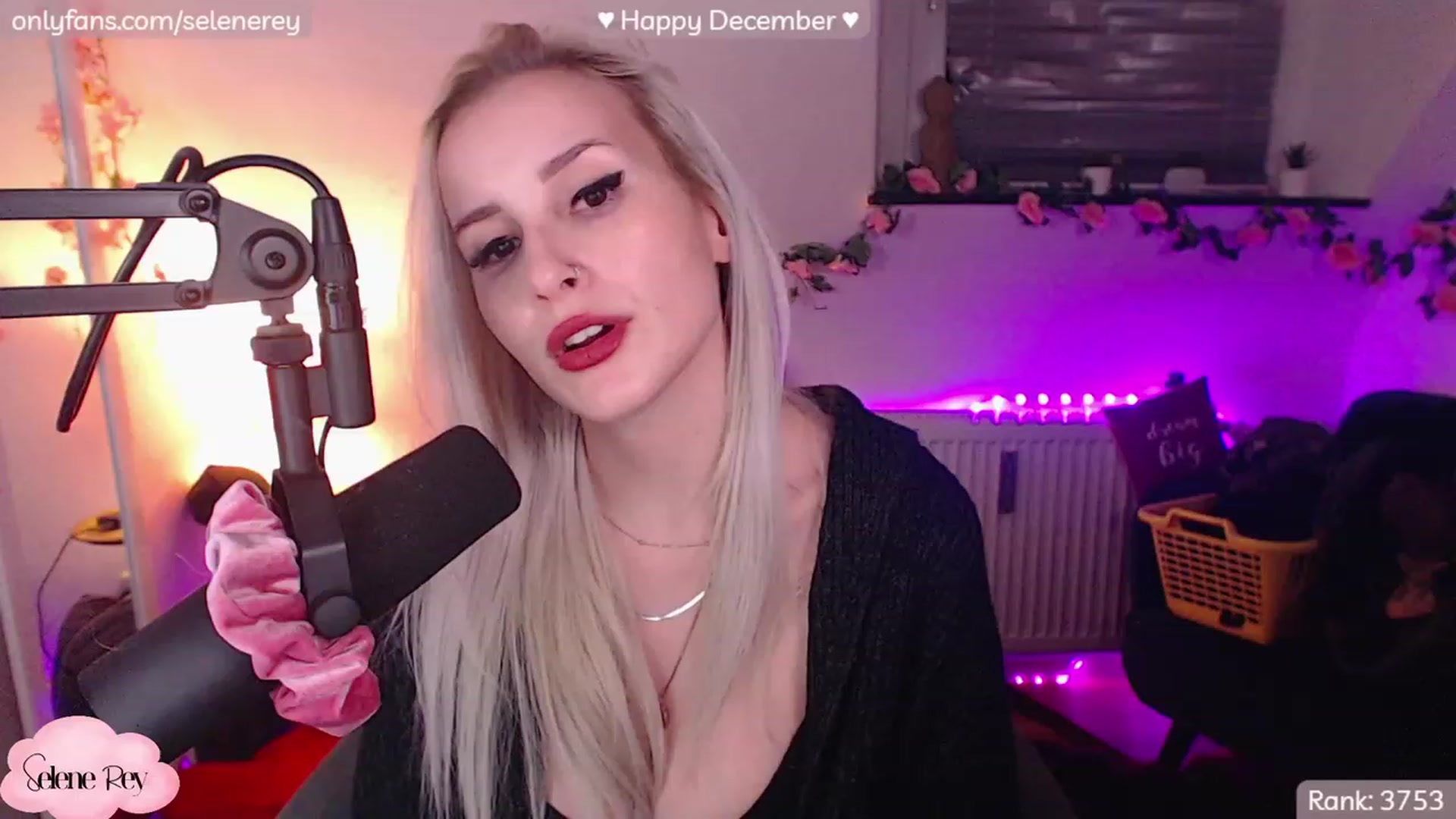 Gallery image thumbnail from SeleneRey's myfreecams stream on, 12/07/2022, 22:42 image 20 of 20