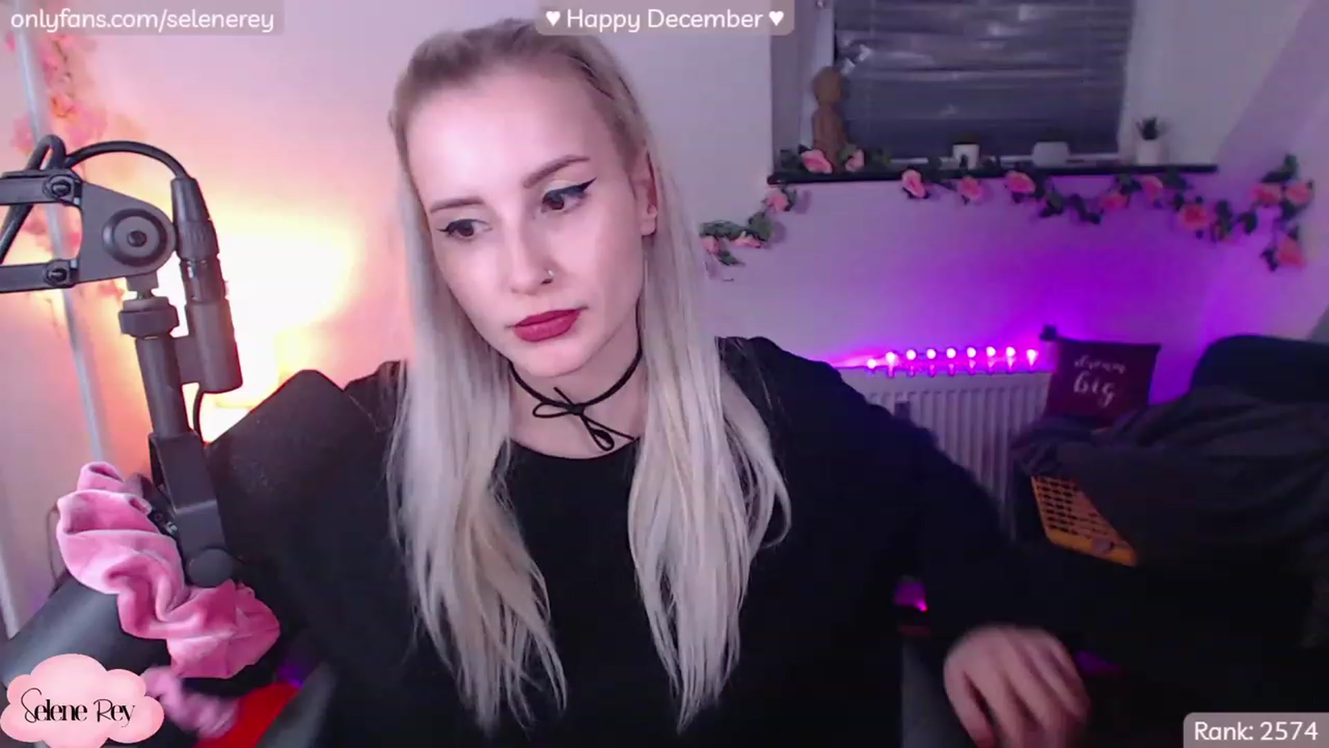 Gallery image thumbnail from SeleneRey's myfreecams stream on, 12/09/2022, 23:24 image 18 of 20