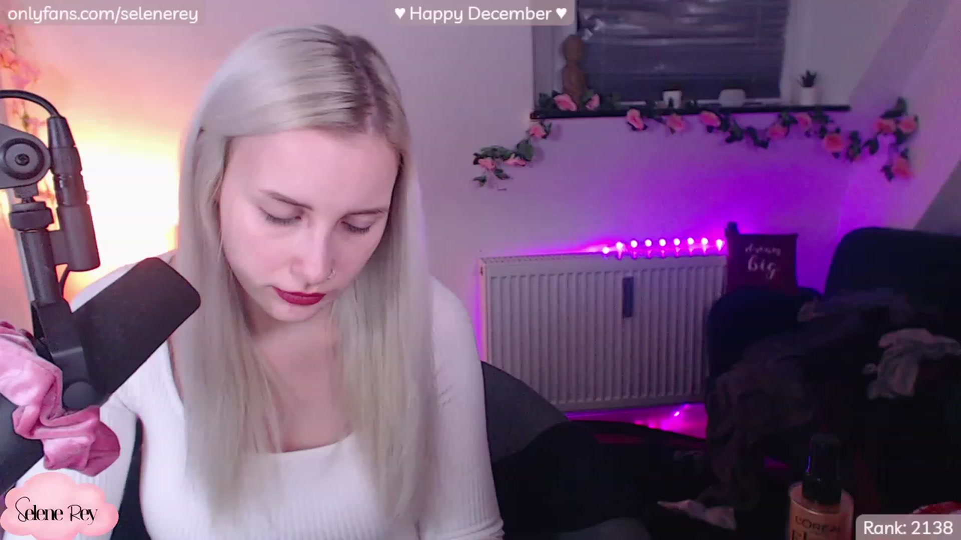 Gallery image thumbnail from SeleneRey's myfreecams stream on, 12/11/2022, 23:41 image 5 of 20