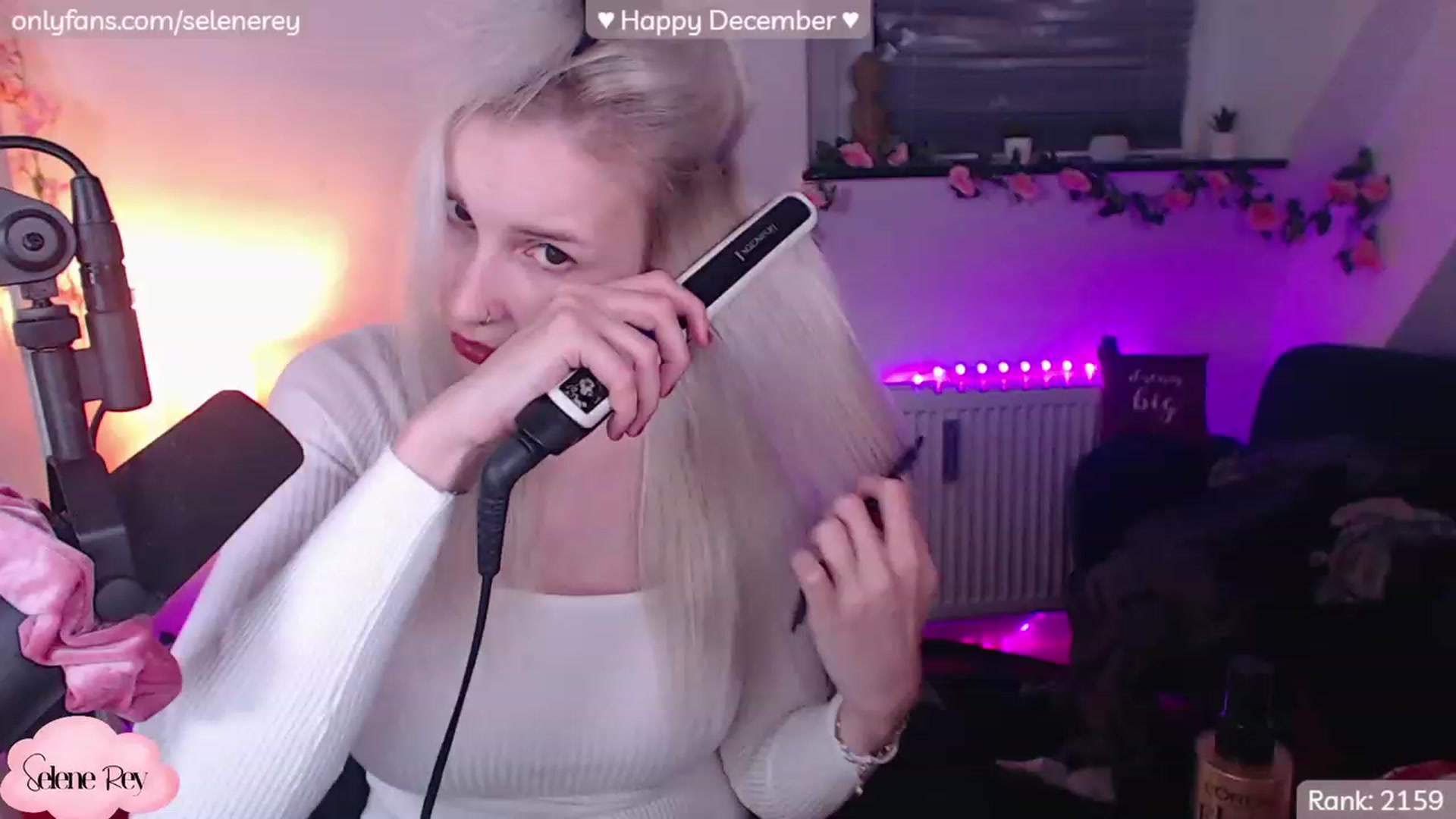 Gallery image thumbnail from SeleneRey's myfreecams stream on, 12/11/2022, 23:41 image 2 of 20