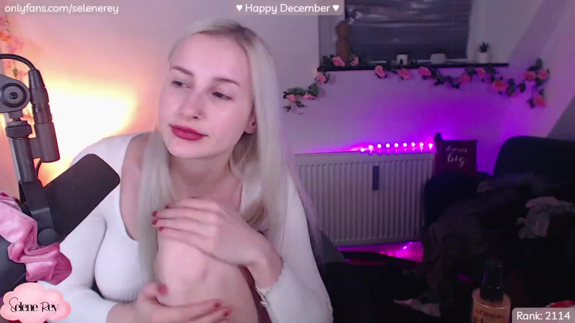 Gallery image thumbnail from SeleneRey's myfreecams stream on, 12/11/2022, 23:41 image 8 of 20