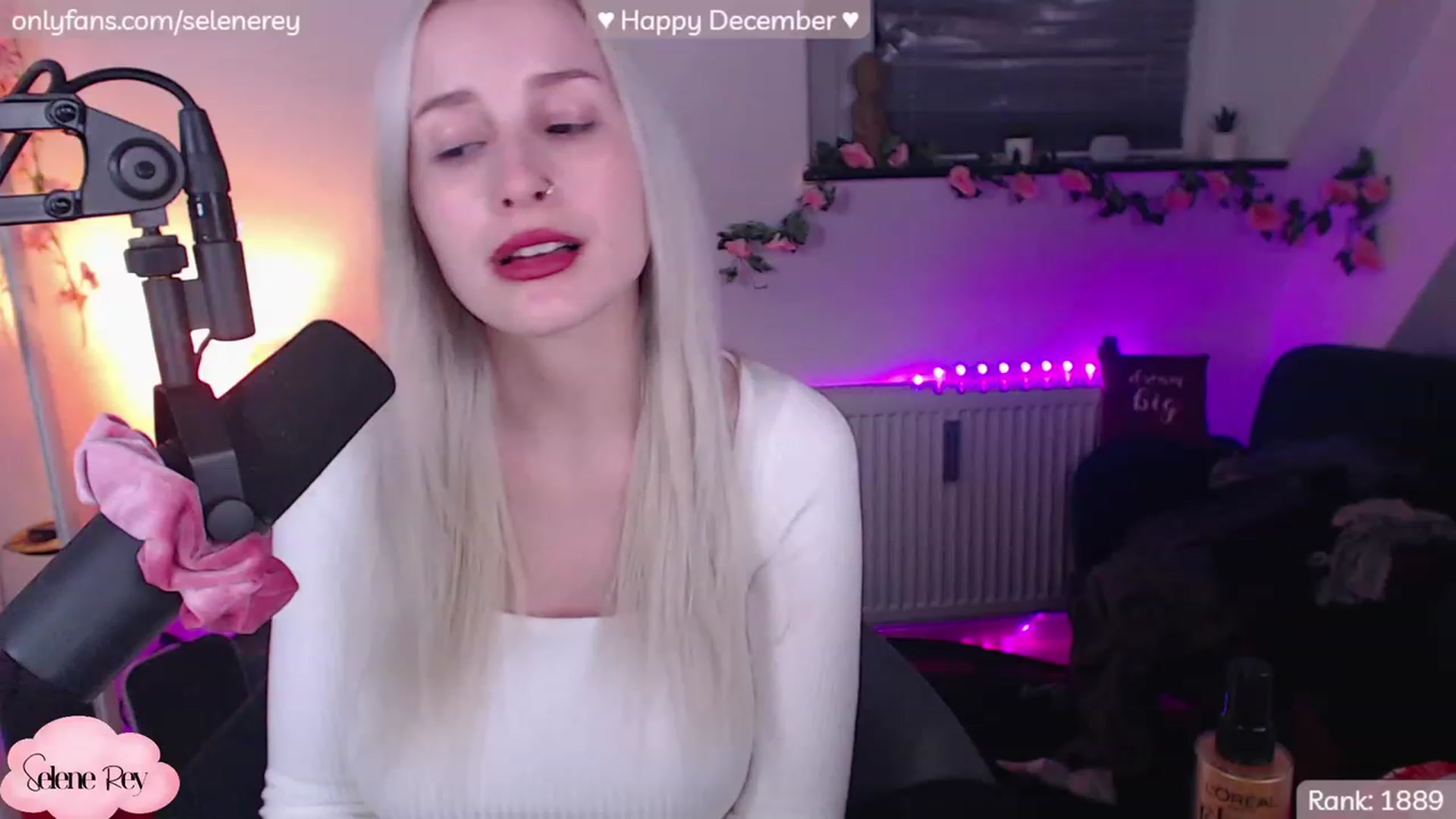 Gallery image thumbnail from SeleneRey's myfreecams stream on, 12/11/2022, 23:41 image 18 of 20