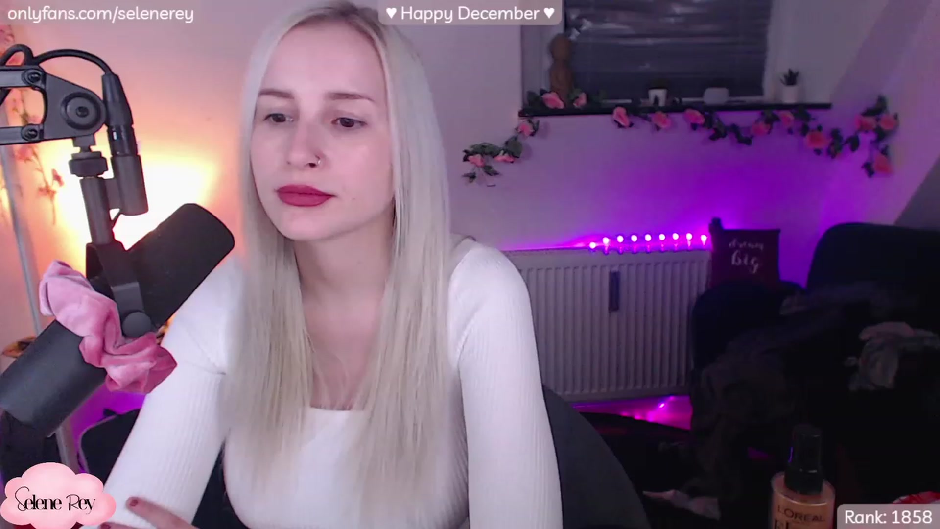 Gallery image thumbnail from SeleneRey's myfreecams stream on, 12/11/2022, 23:41 image 20 of 20