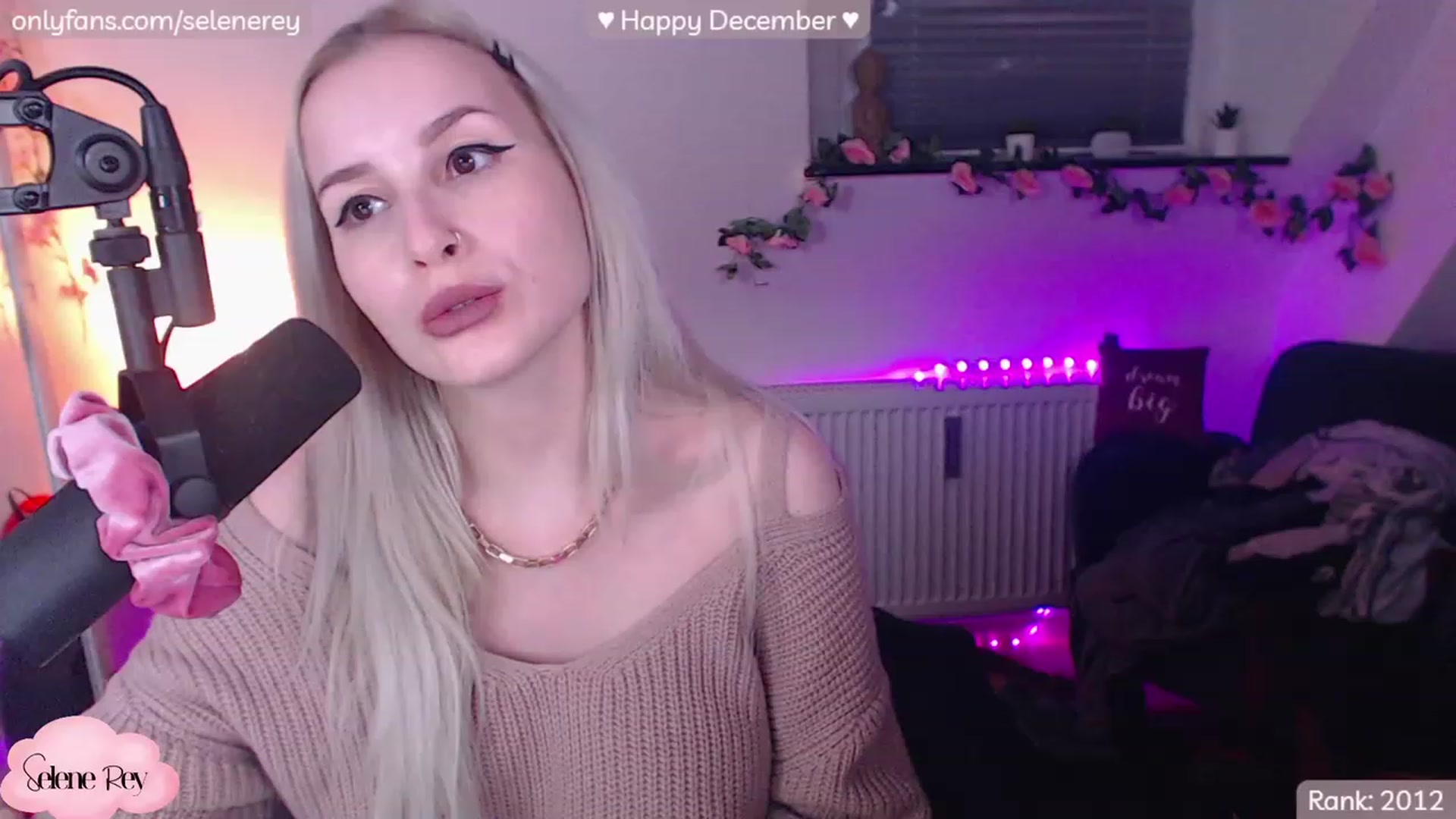 Gallery image thumbnail from SeleneRey's myfreecams stream on, 12/12/2022, 22:27 image 1 of 20