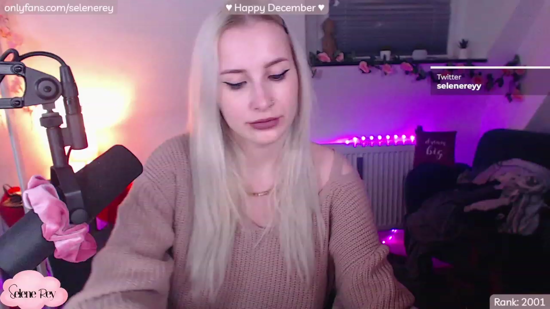 Gallery image thumbnail from SeleneRey's myfreecams stream on, 12/12/2022, 22:27 image 2 of 20