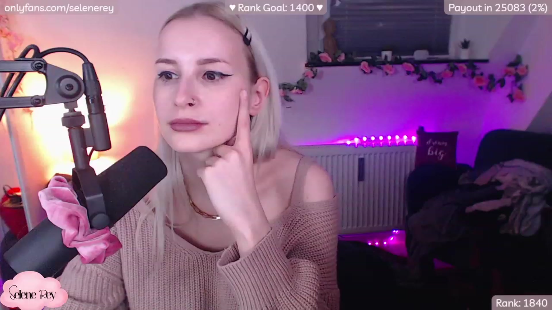 Gallery image thumbnail from SeleneRey's myfreecams stream on, 12/12/2022, 22:27 image 20 of 20